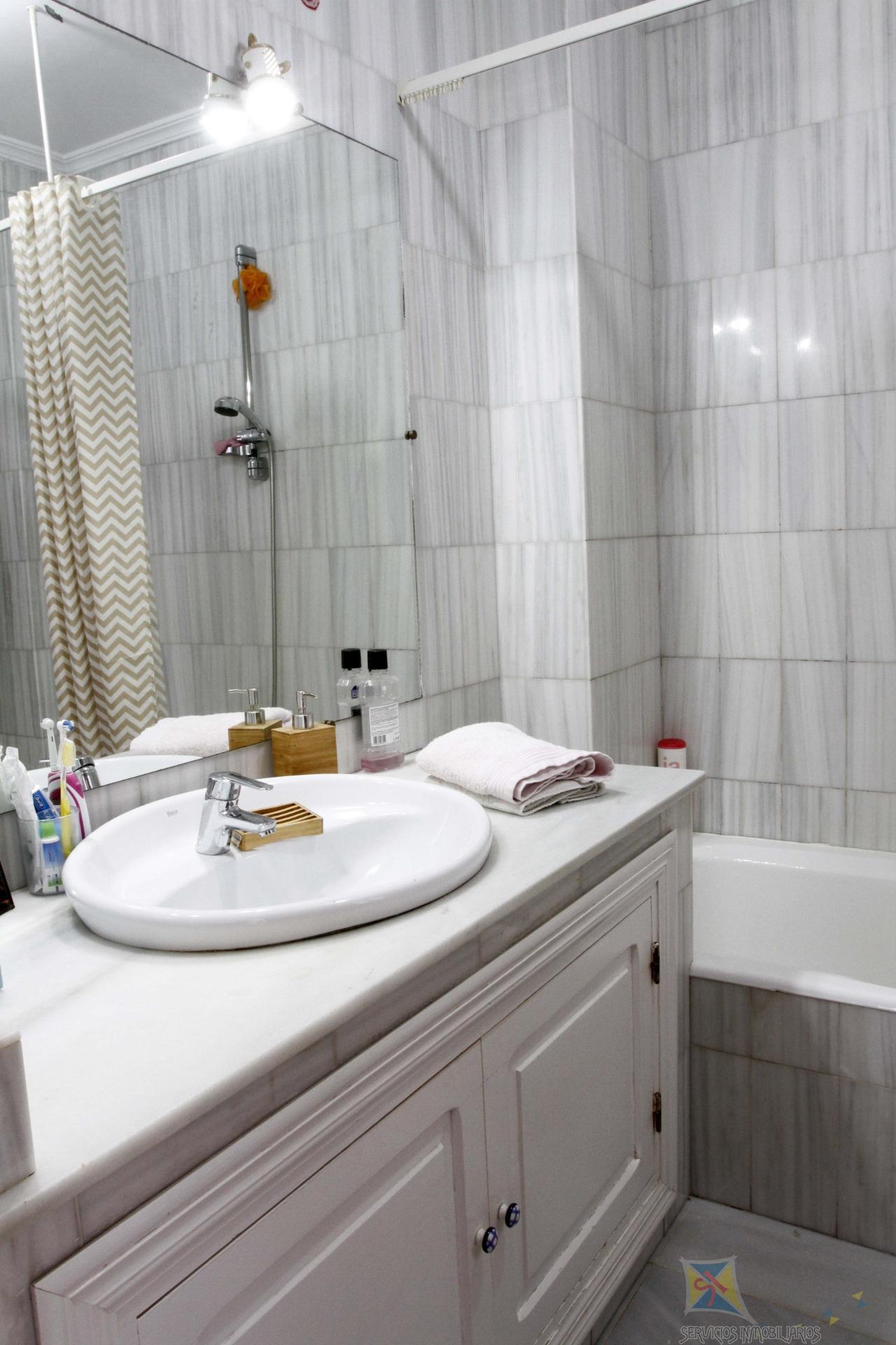 For sale of house in Coria del Rio