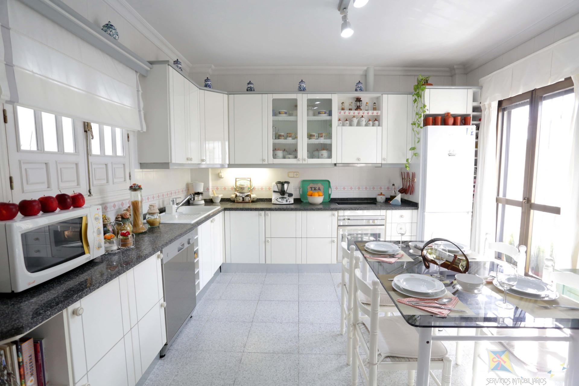 For sale of house in Coria del Rio