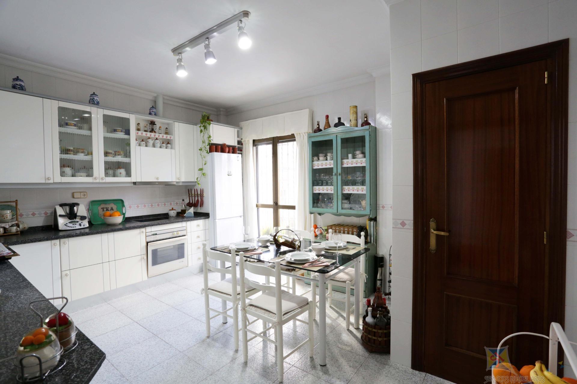 For sale of house in Coria del Rio