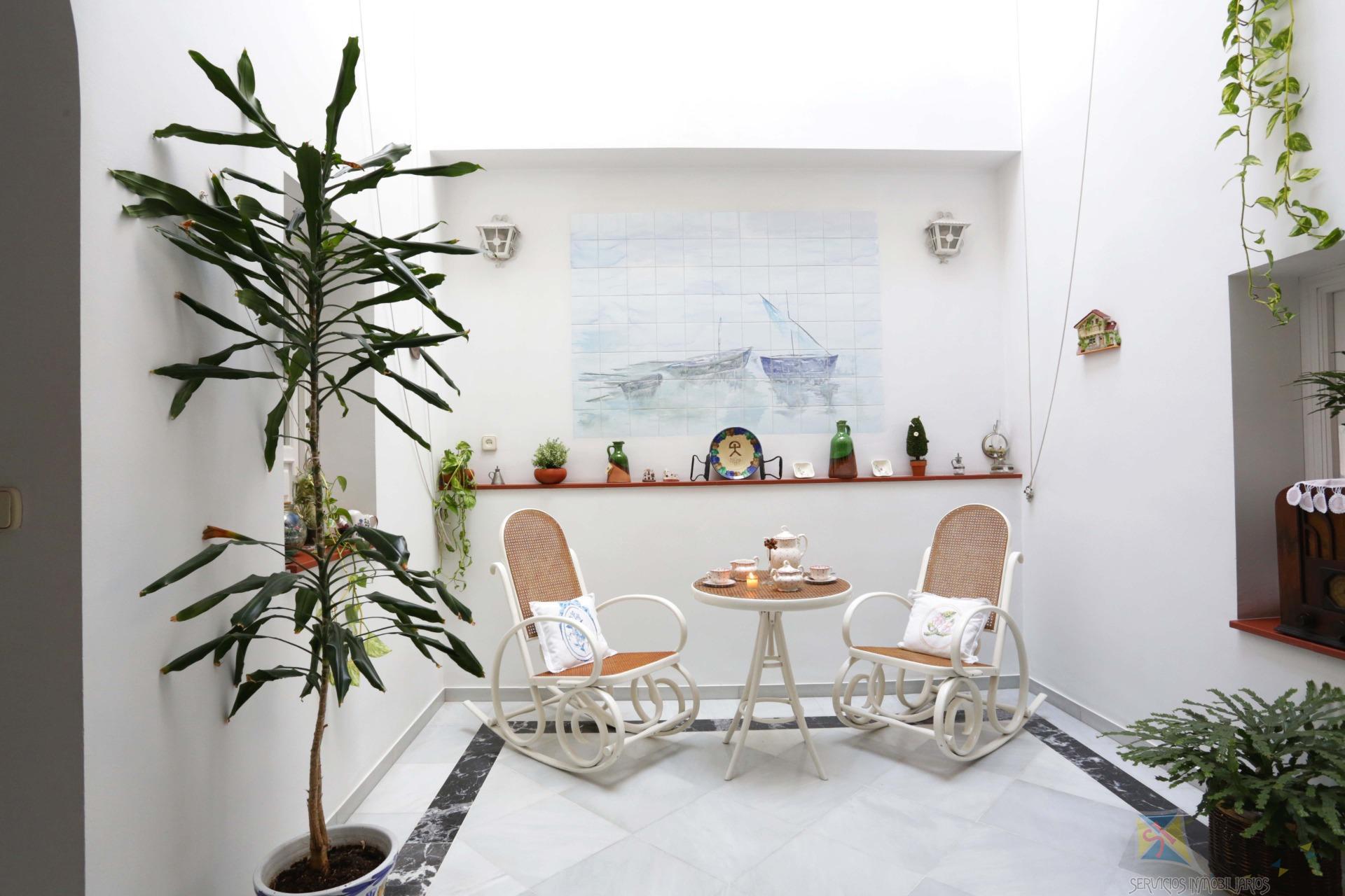 For sale of house in Coria del Rio