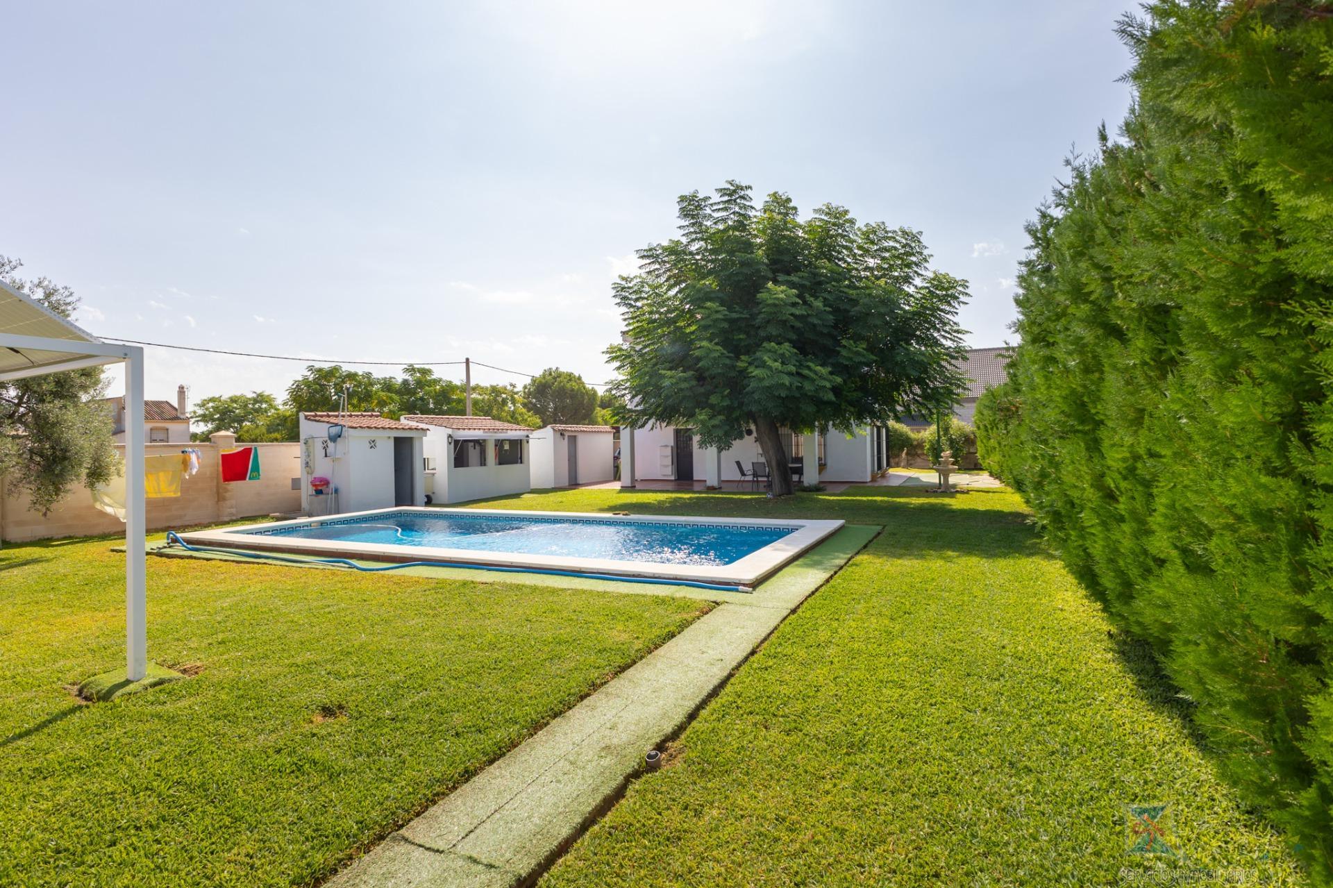 For sale of chalet in Espartinas