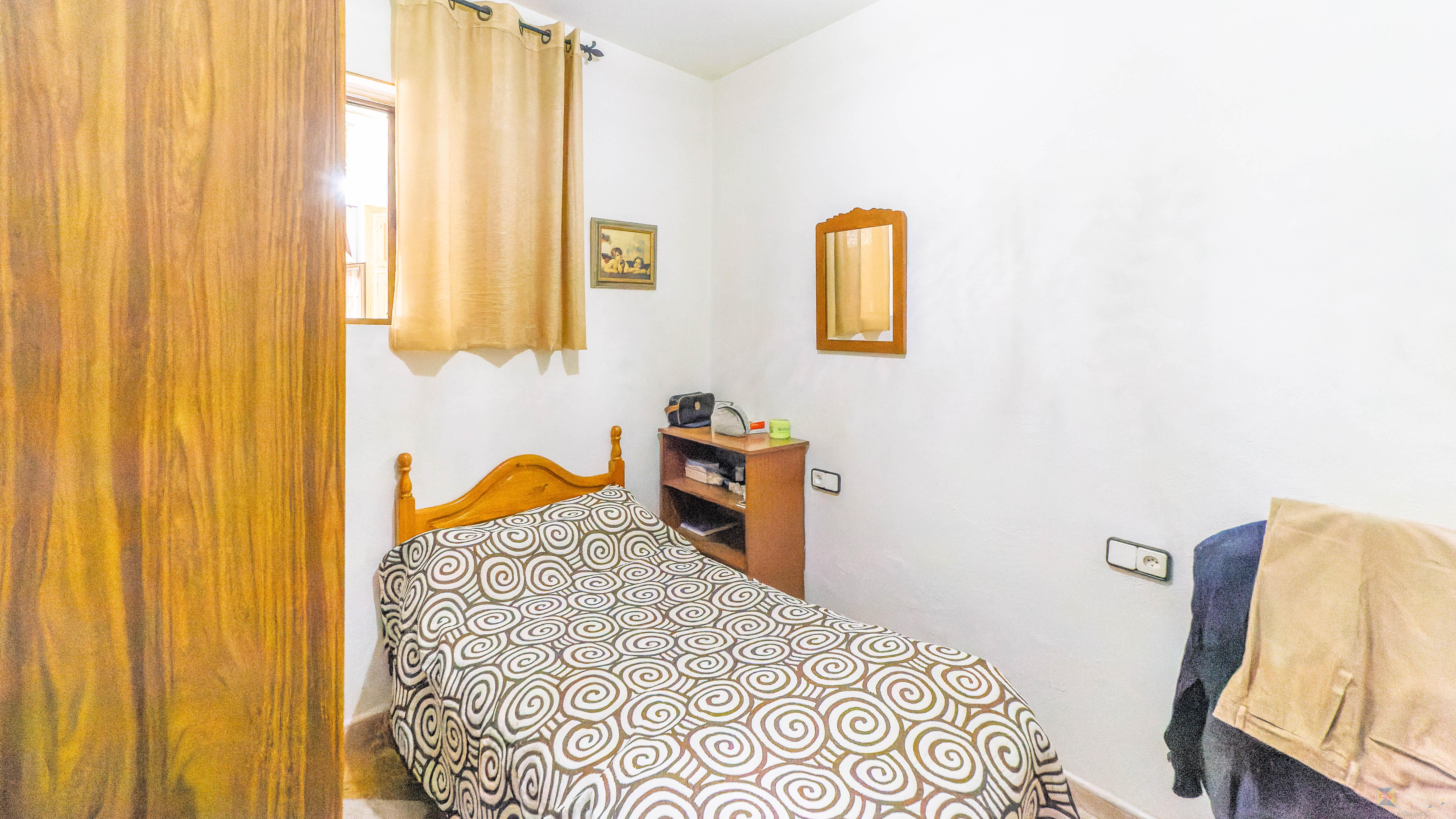 For sale of house in Las Navas de la Concepcion