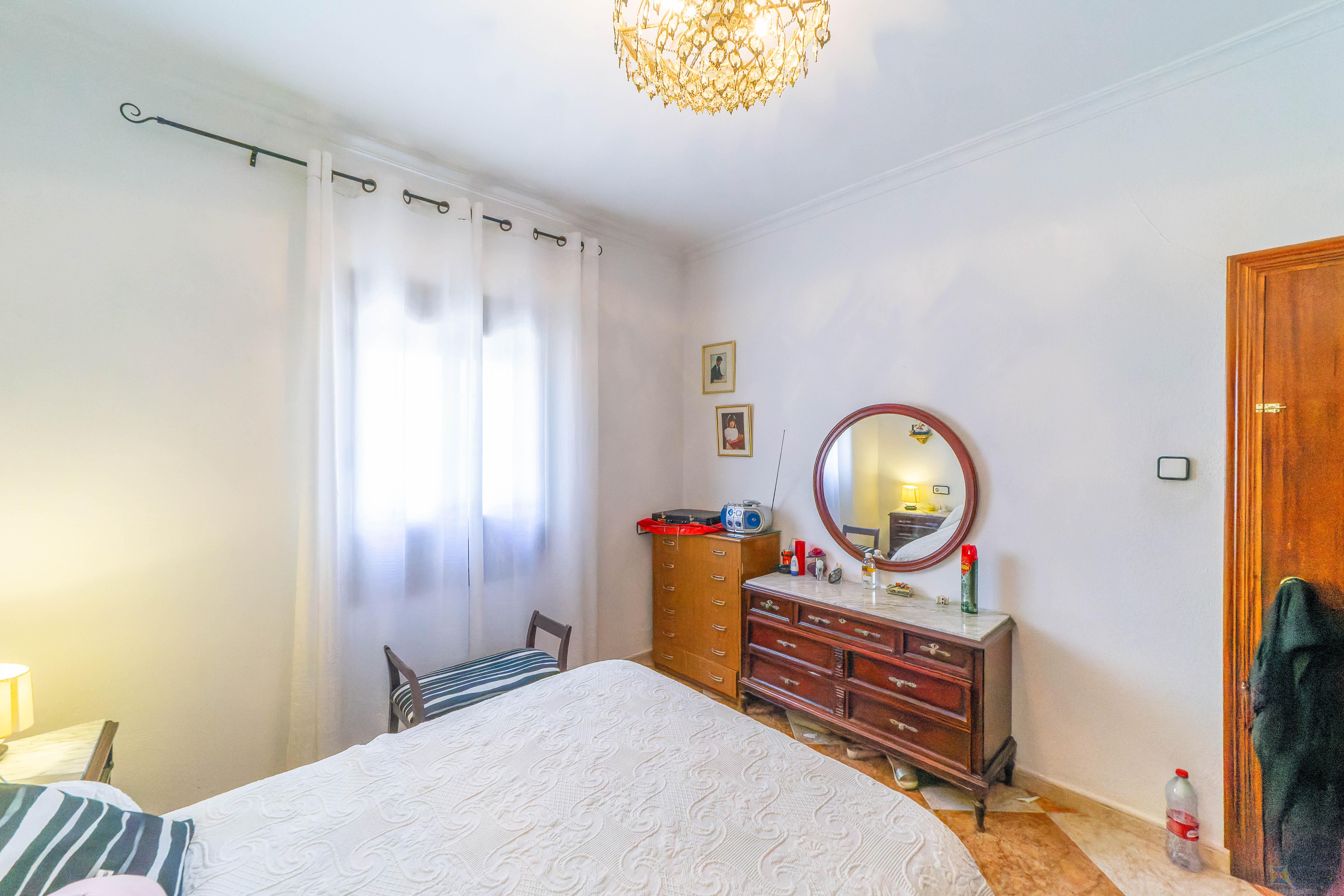 For sale of house in Las Navas de la Concepcion