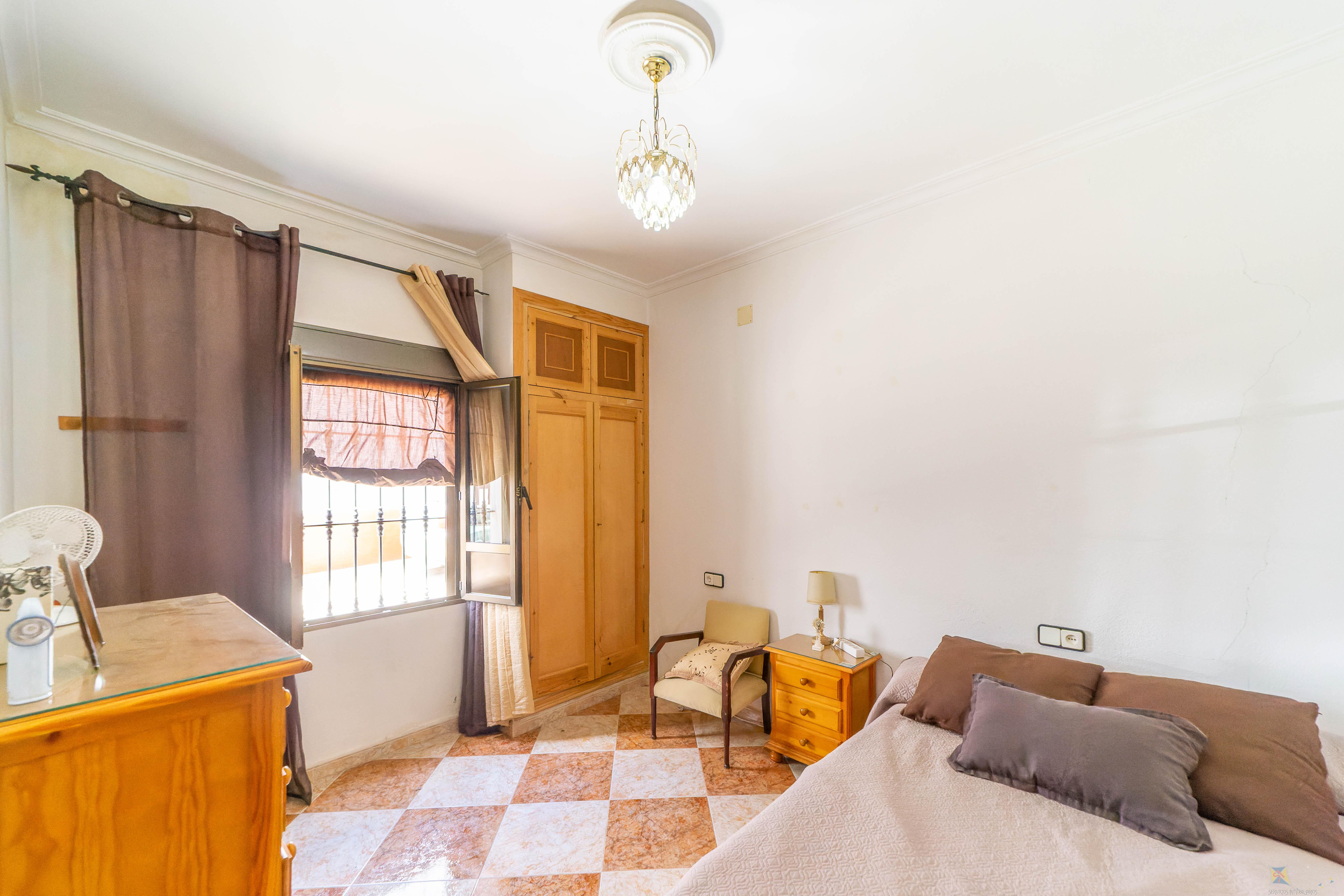 For sale of house in Las Navas de la Concepcion