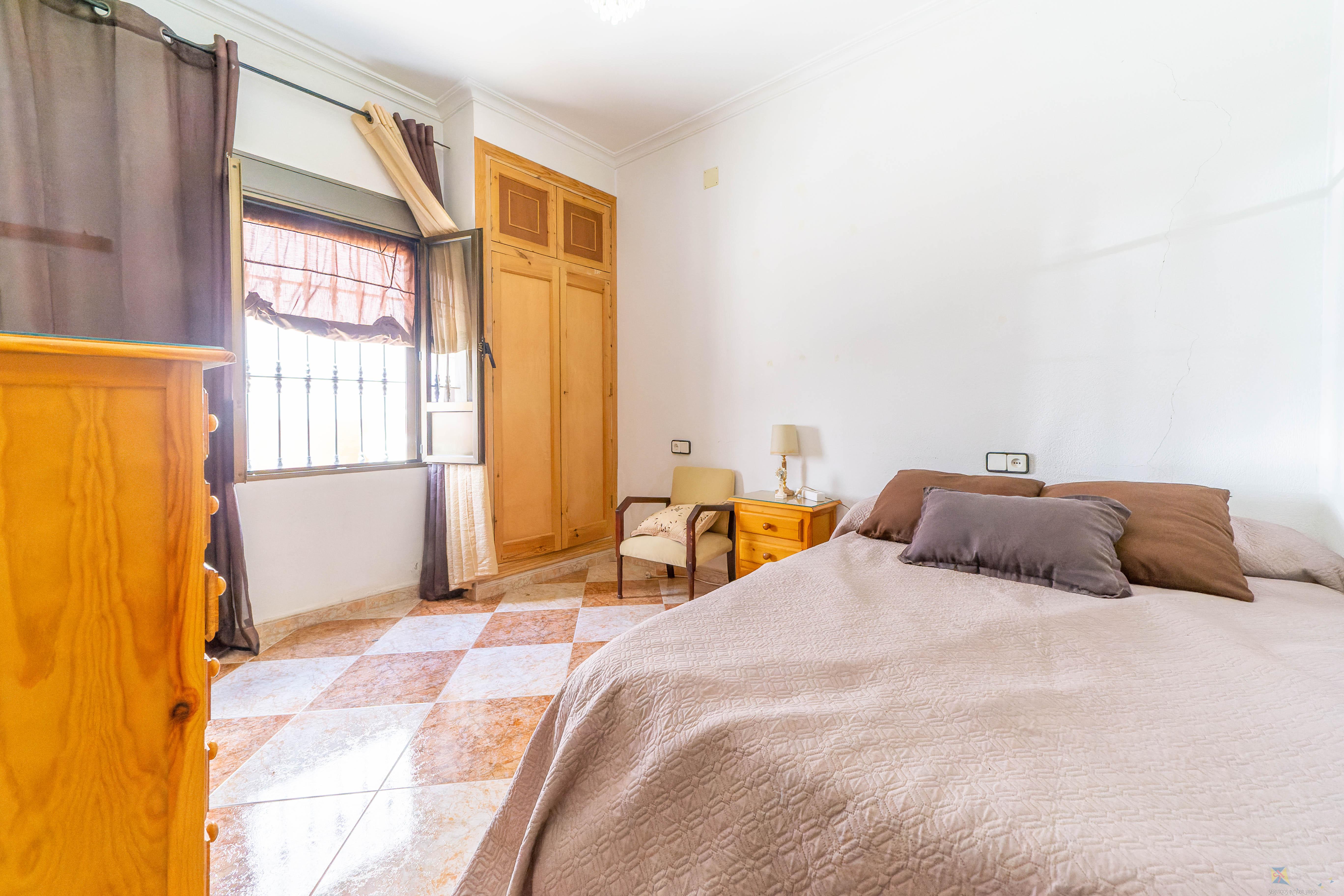 For sale of house in Las Navas de la Concepcion