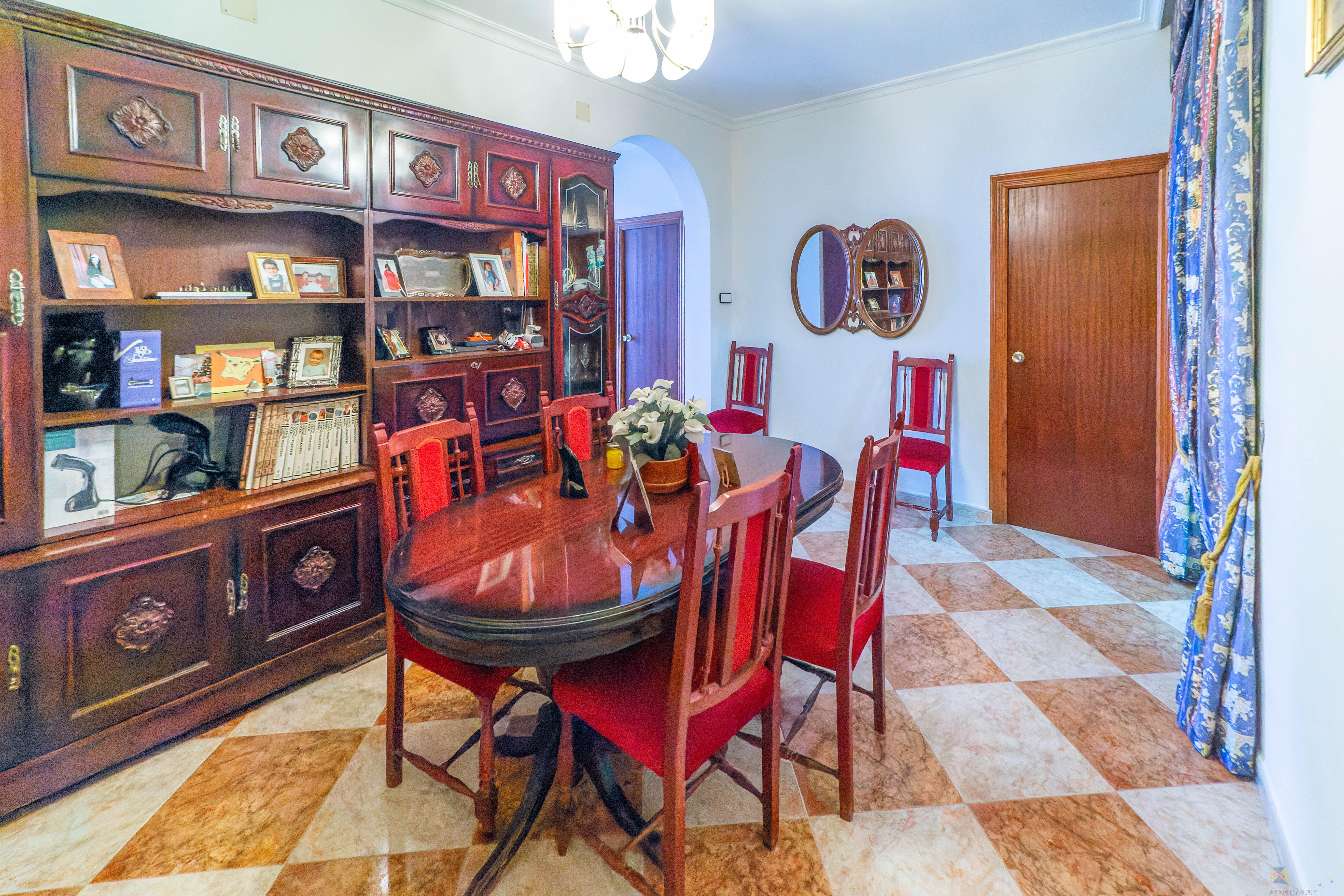 For sale of house in Las Navas de la Concepcion