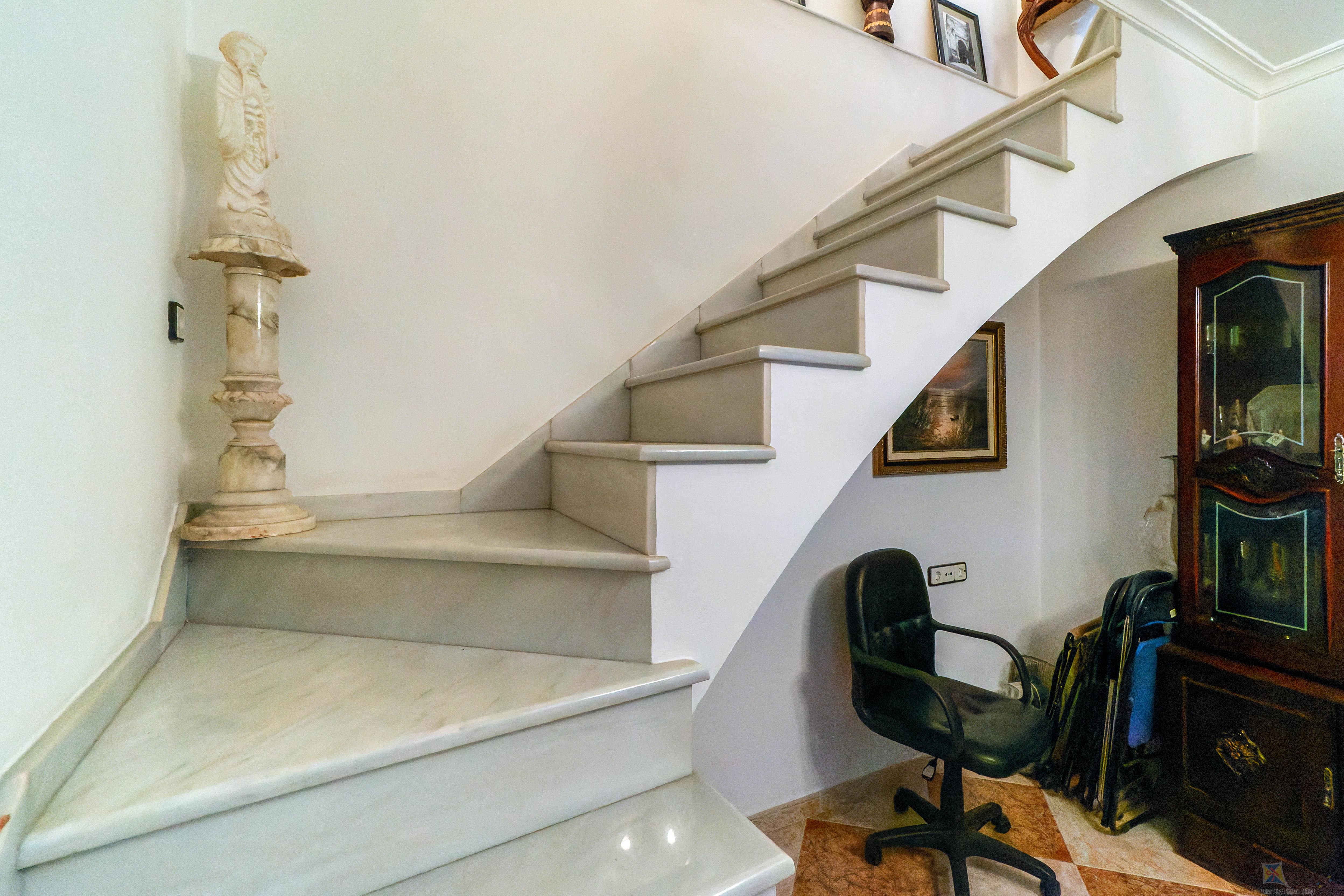 For sale of house in Las Navas de la Concepcion