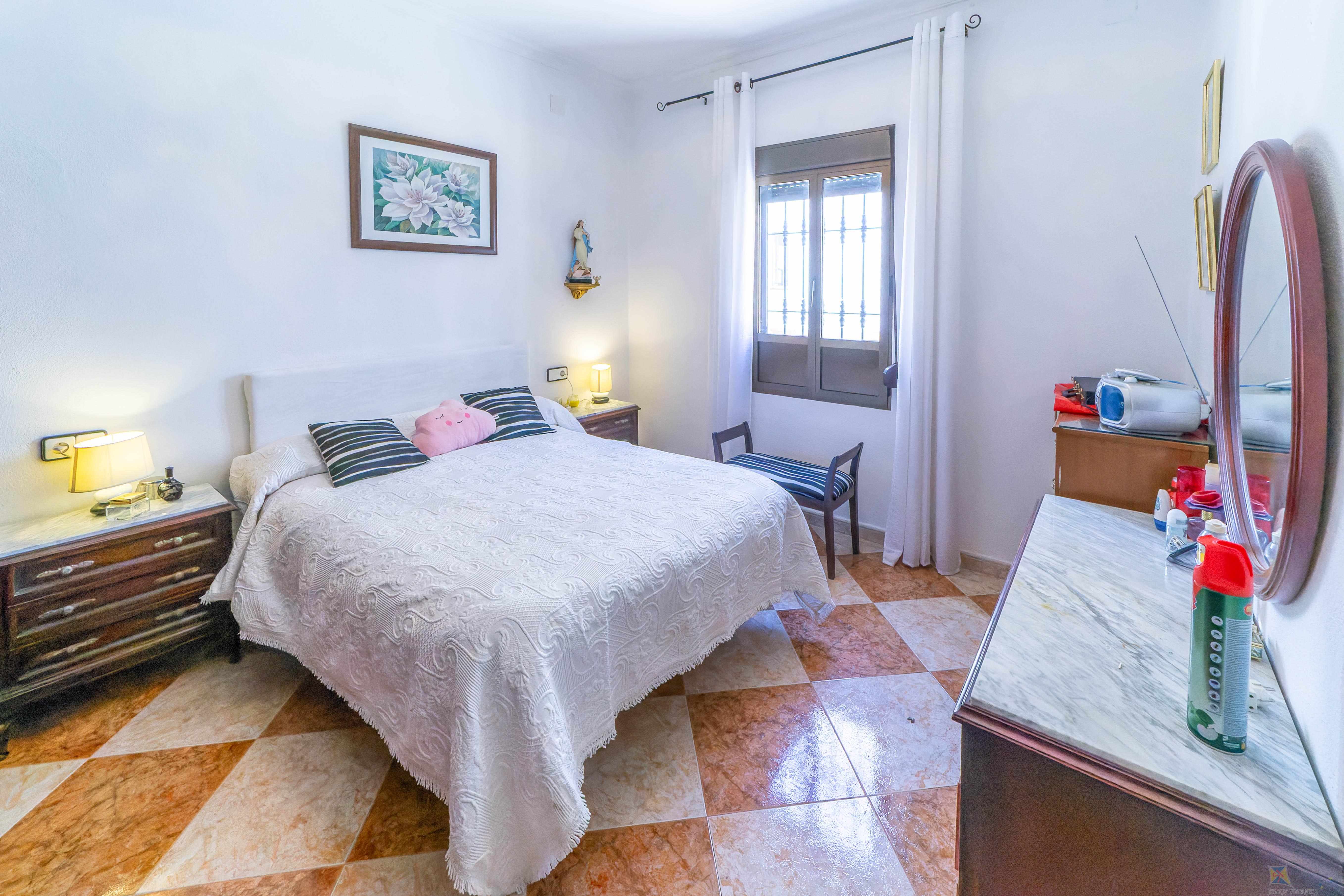 For sale of house in Las Navas de la Concepcion