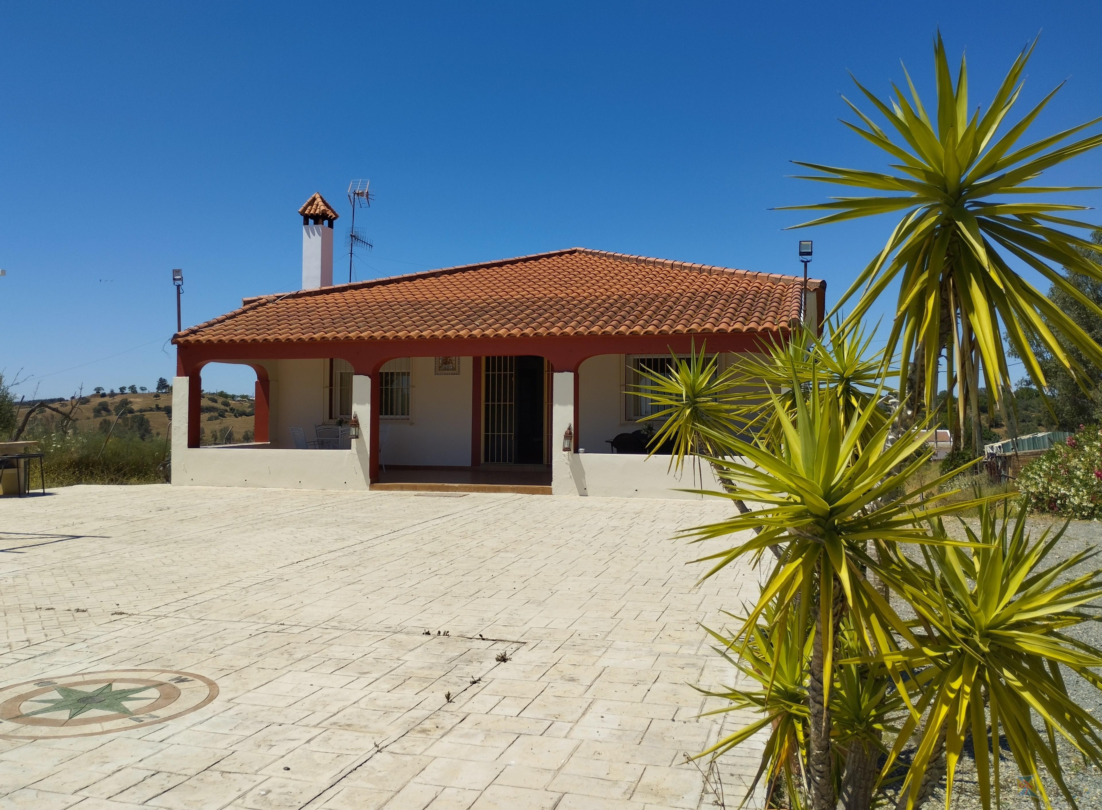 For sale of farmhouse in la Palma del Condado