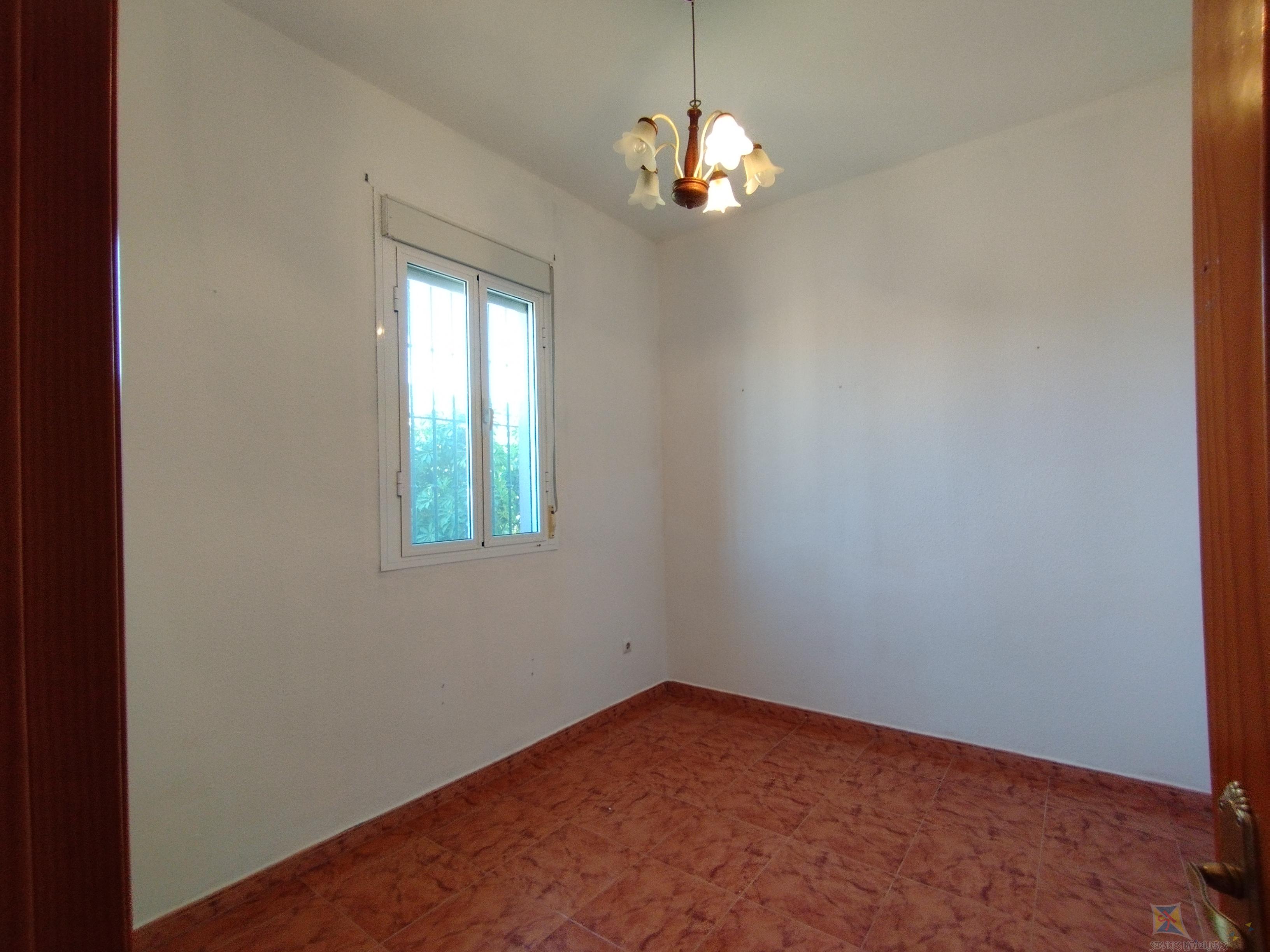 For sale of farmhouse in Hinojos