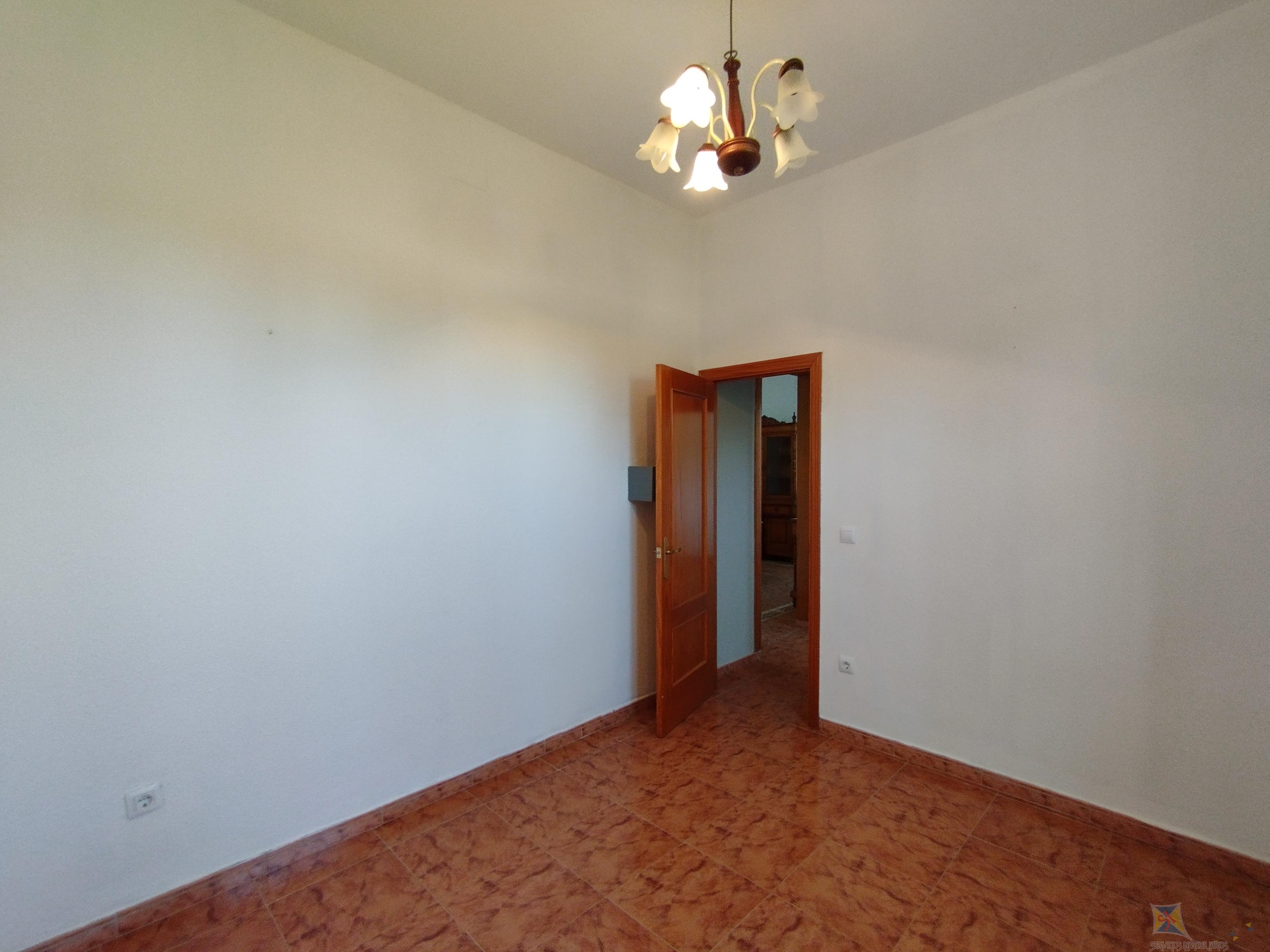 For sale of farmhouse in Hinojos