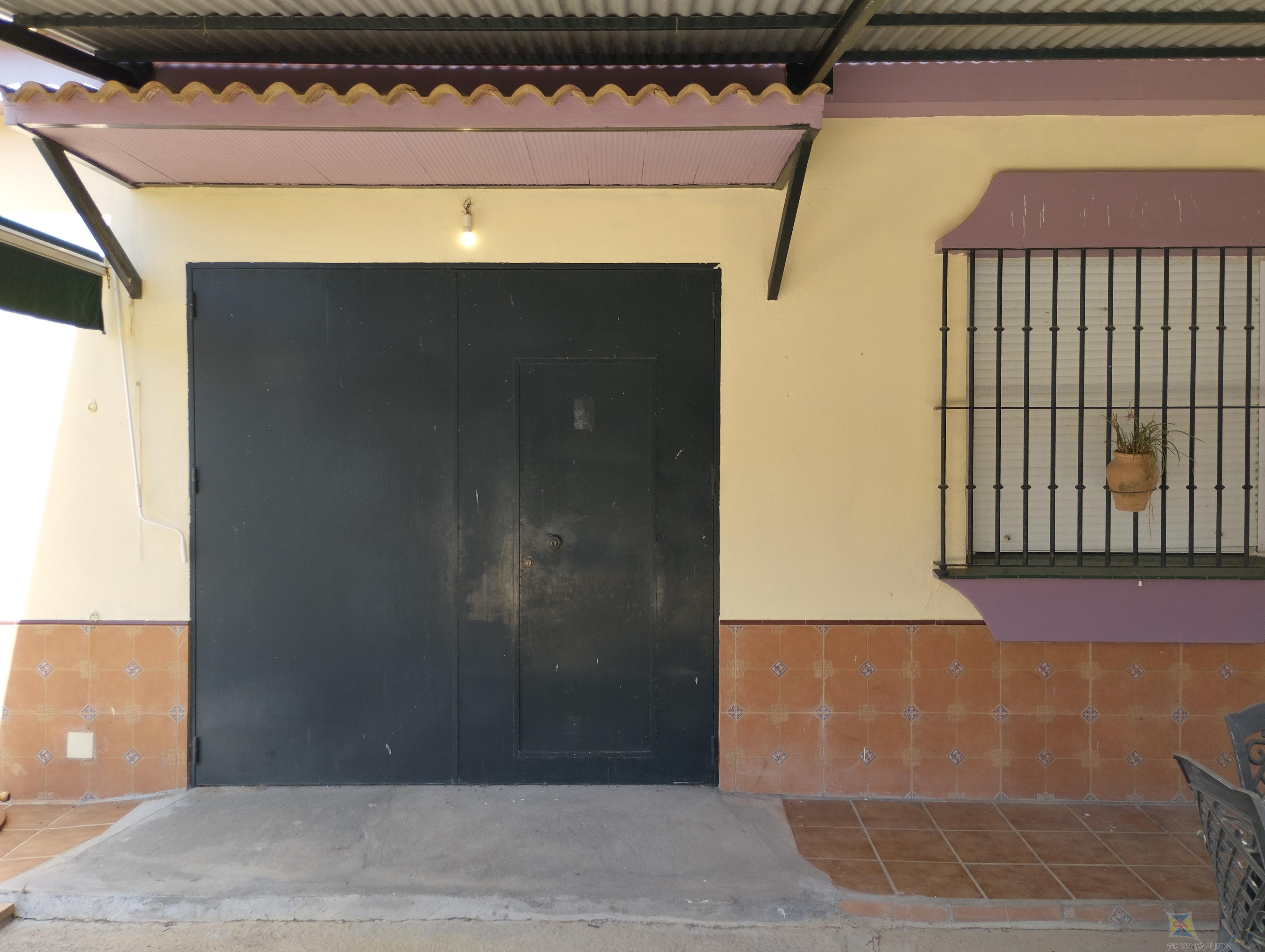 For sale of farmhouse in Hinojos