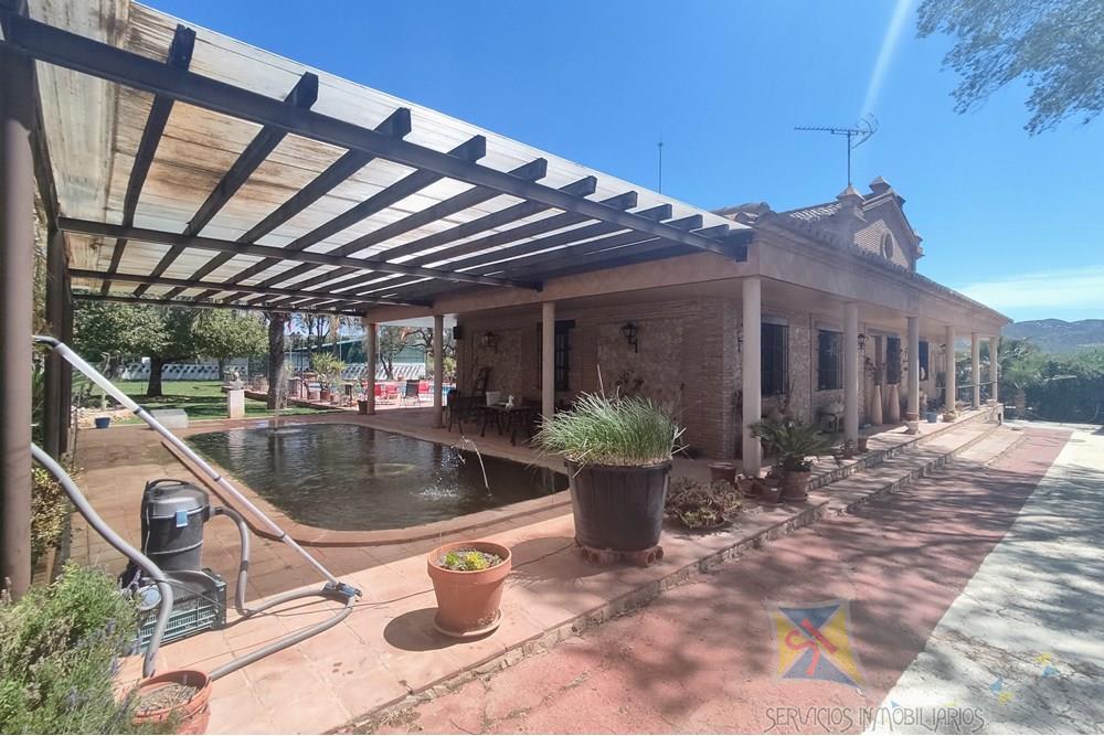For sale of farmhouse in Antequera