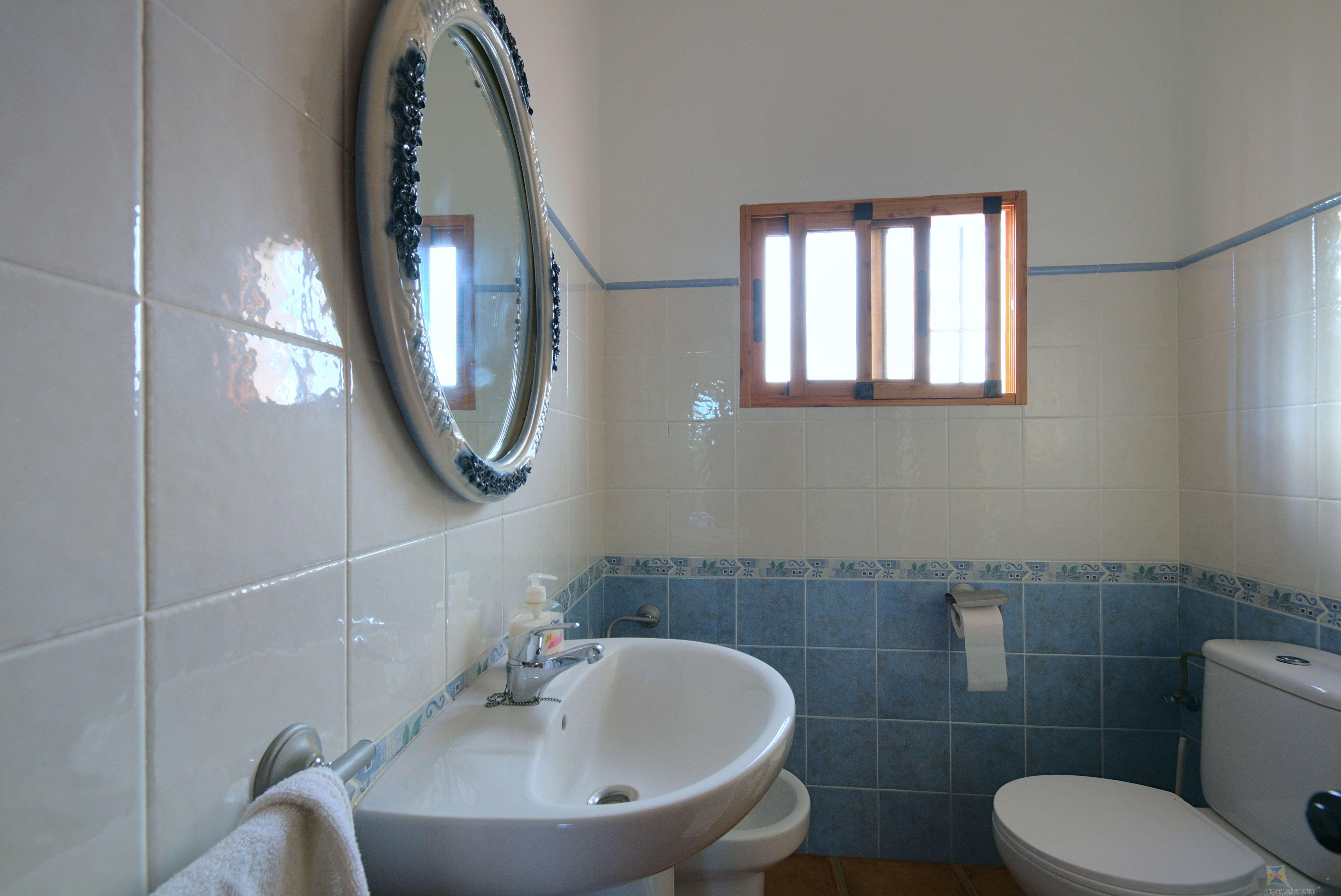 For sale of villa in Comares