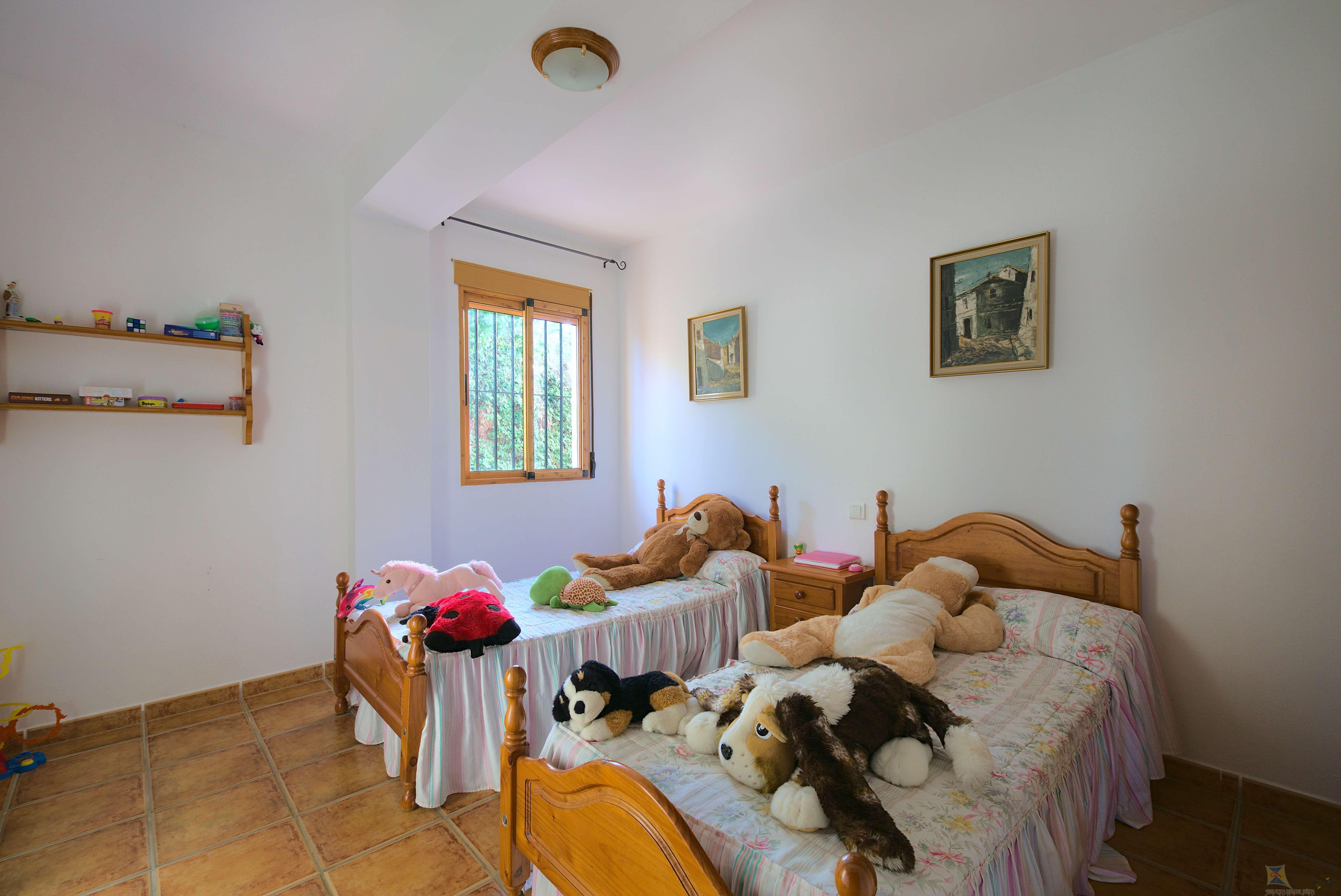For sale of villa in Comares