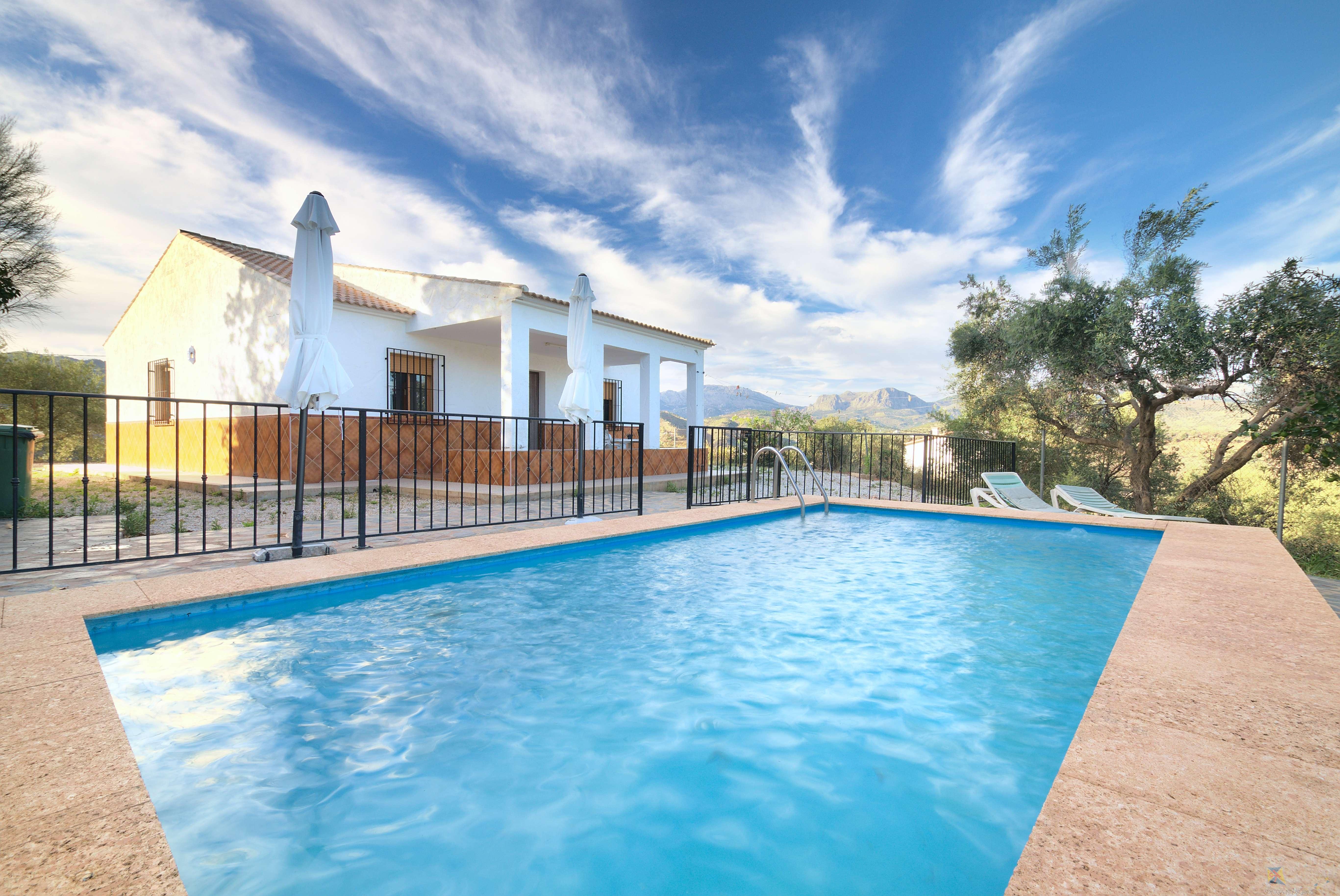 For sale of villa in Comares