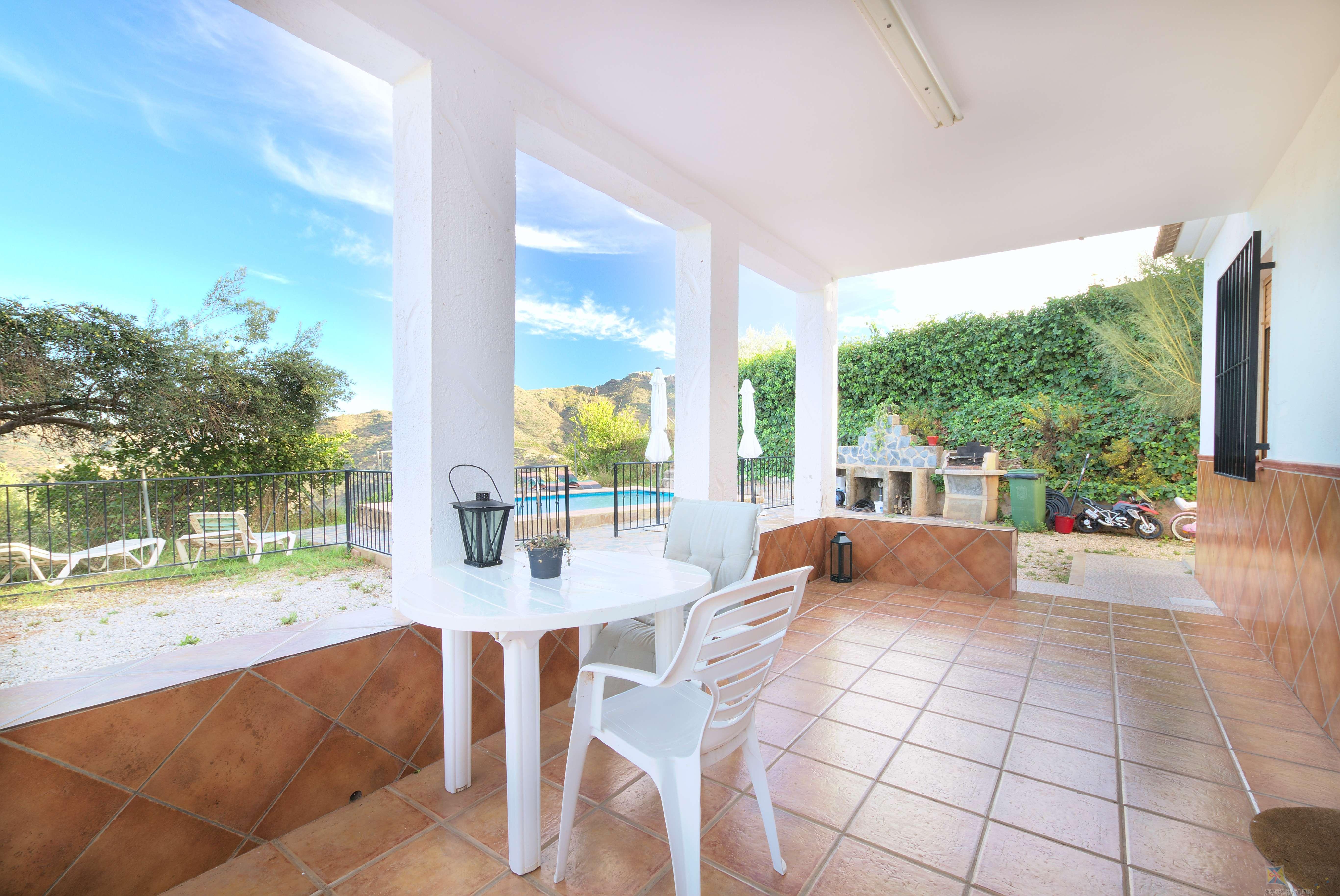 For sale of villa in Comares
