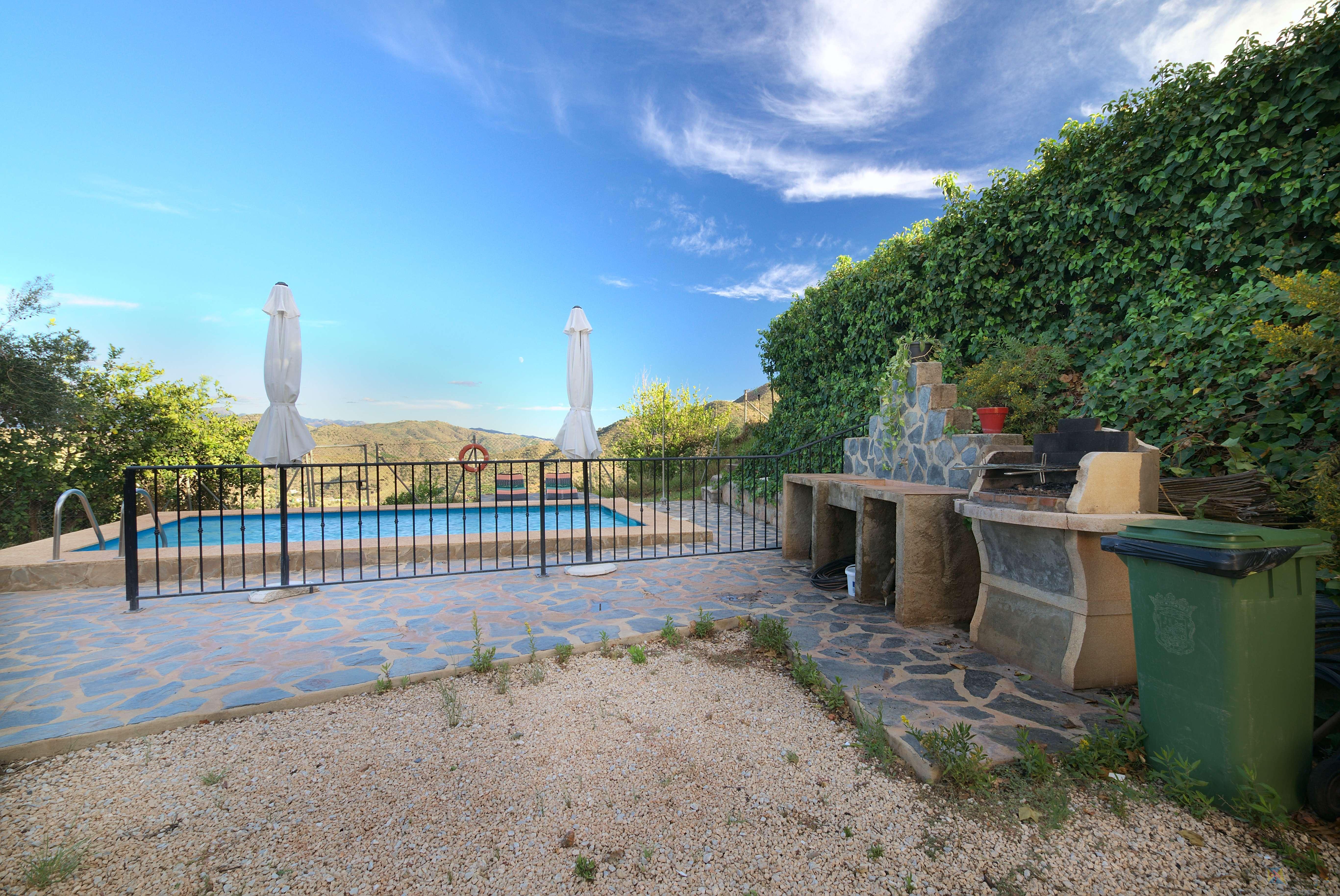 For sale of villa in Comares
