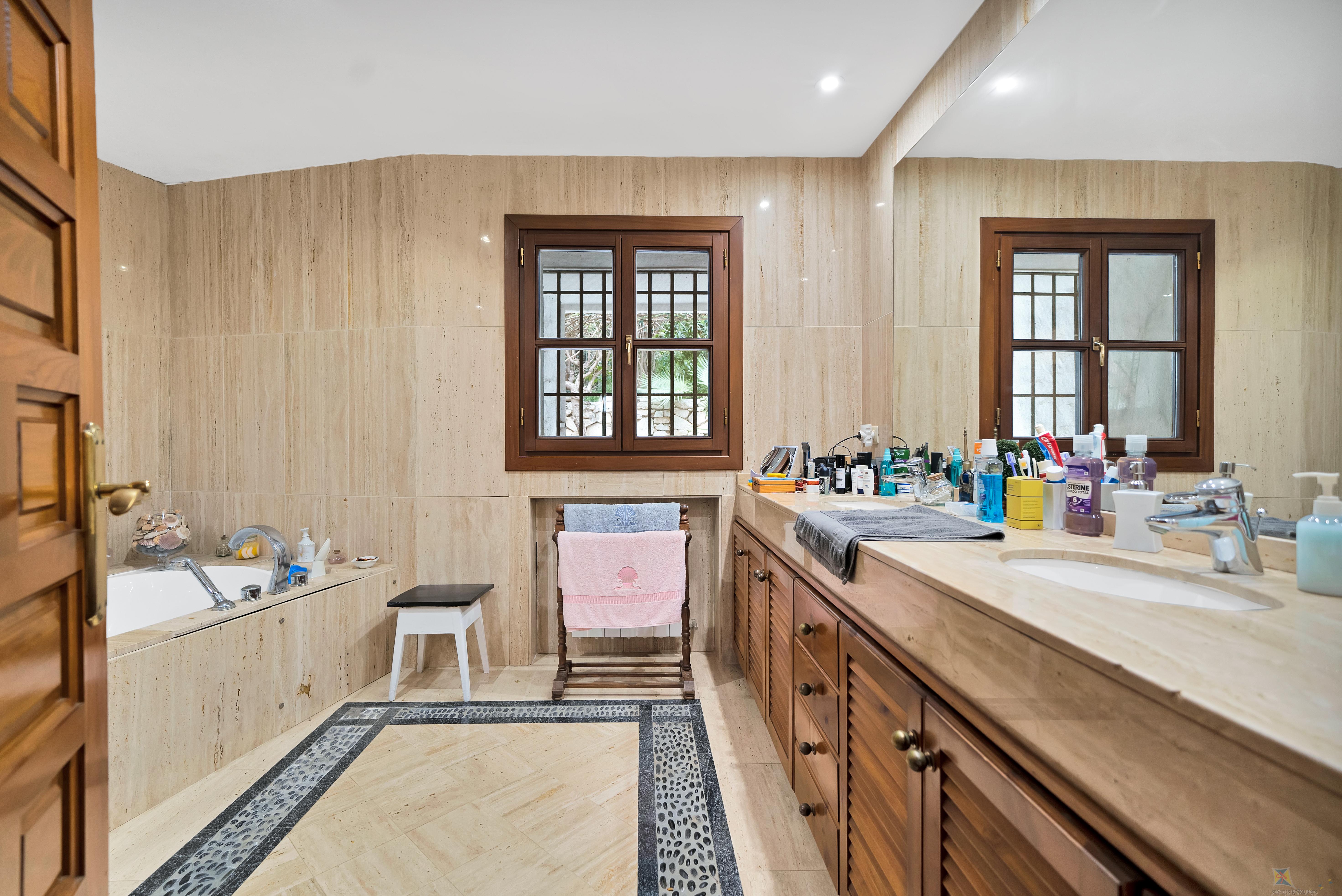 For sale of villa in Mijas