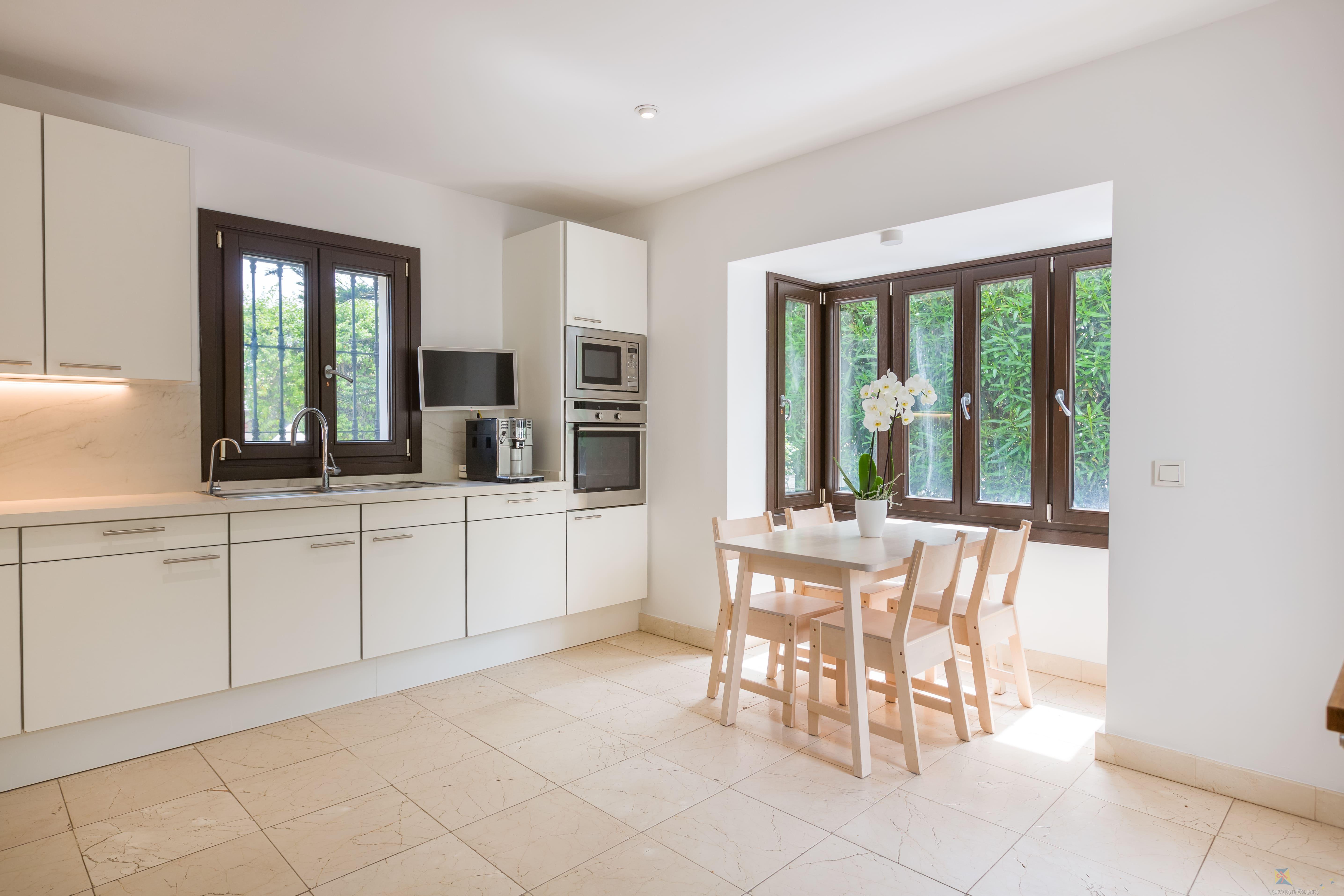 For sale of villa in Estepona