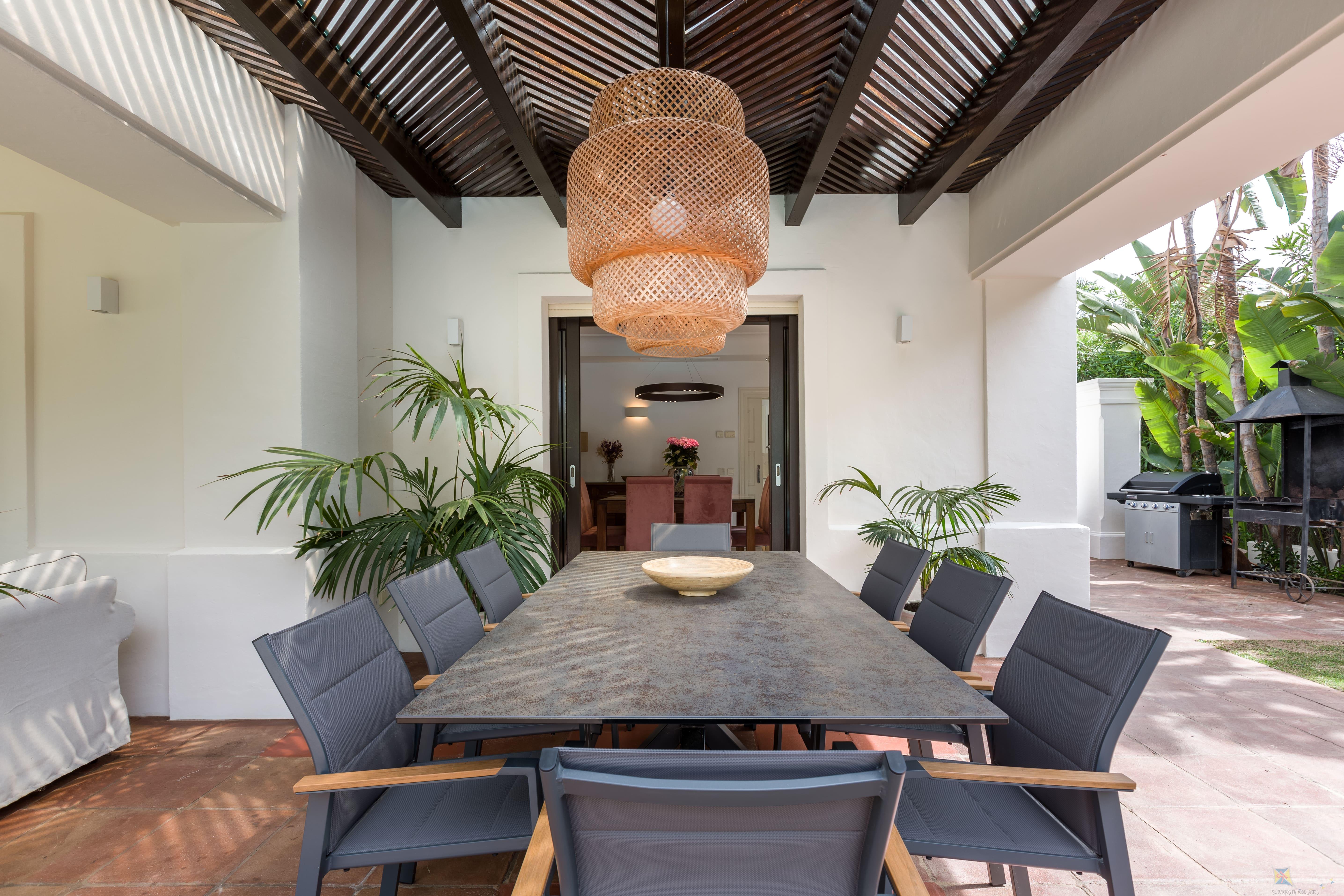 For sale of villa in Estepona