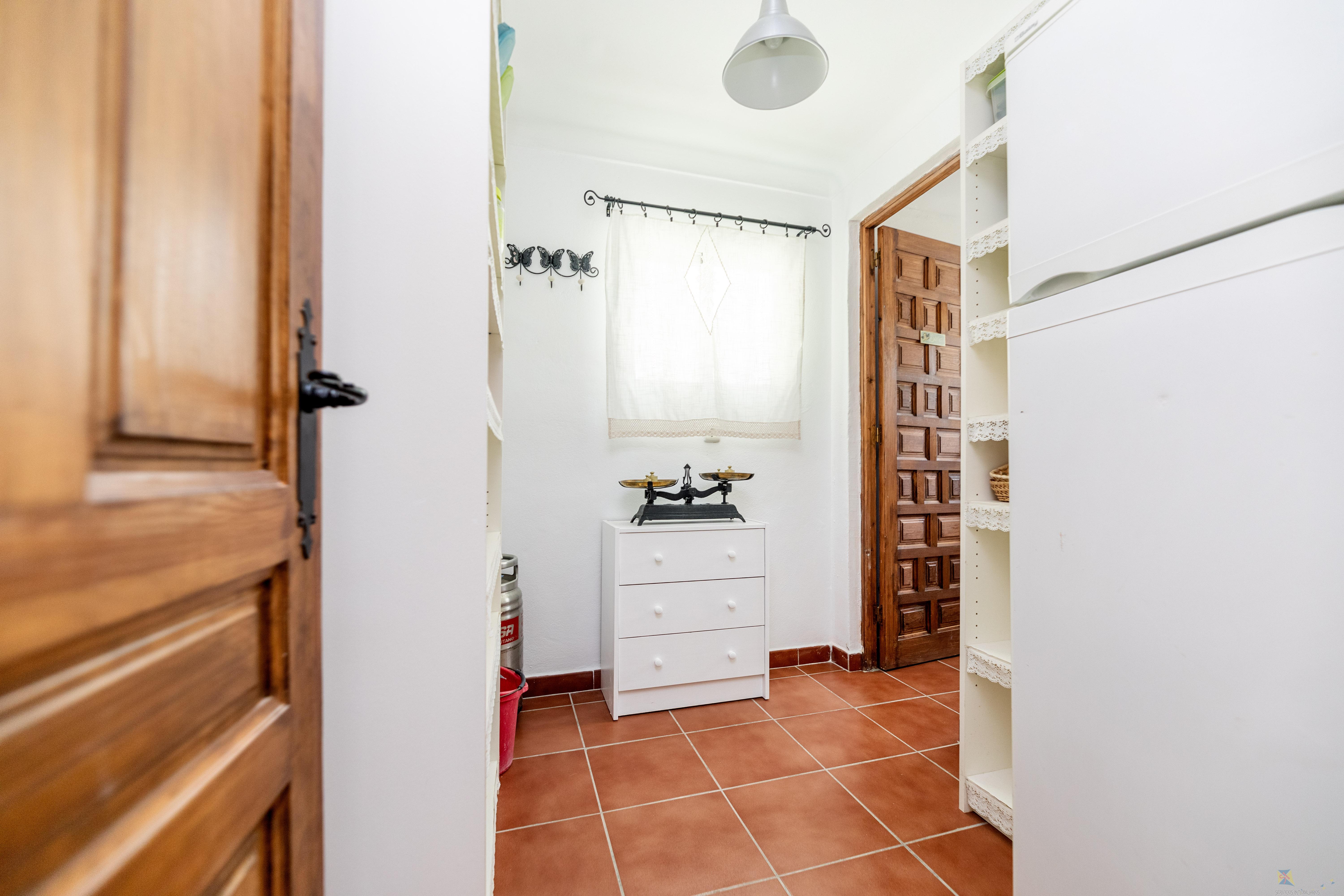 For sale of farmhouse in Cuevas de San Marcos
