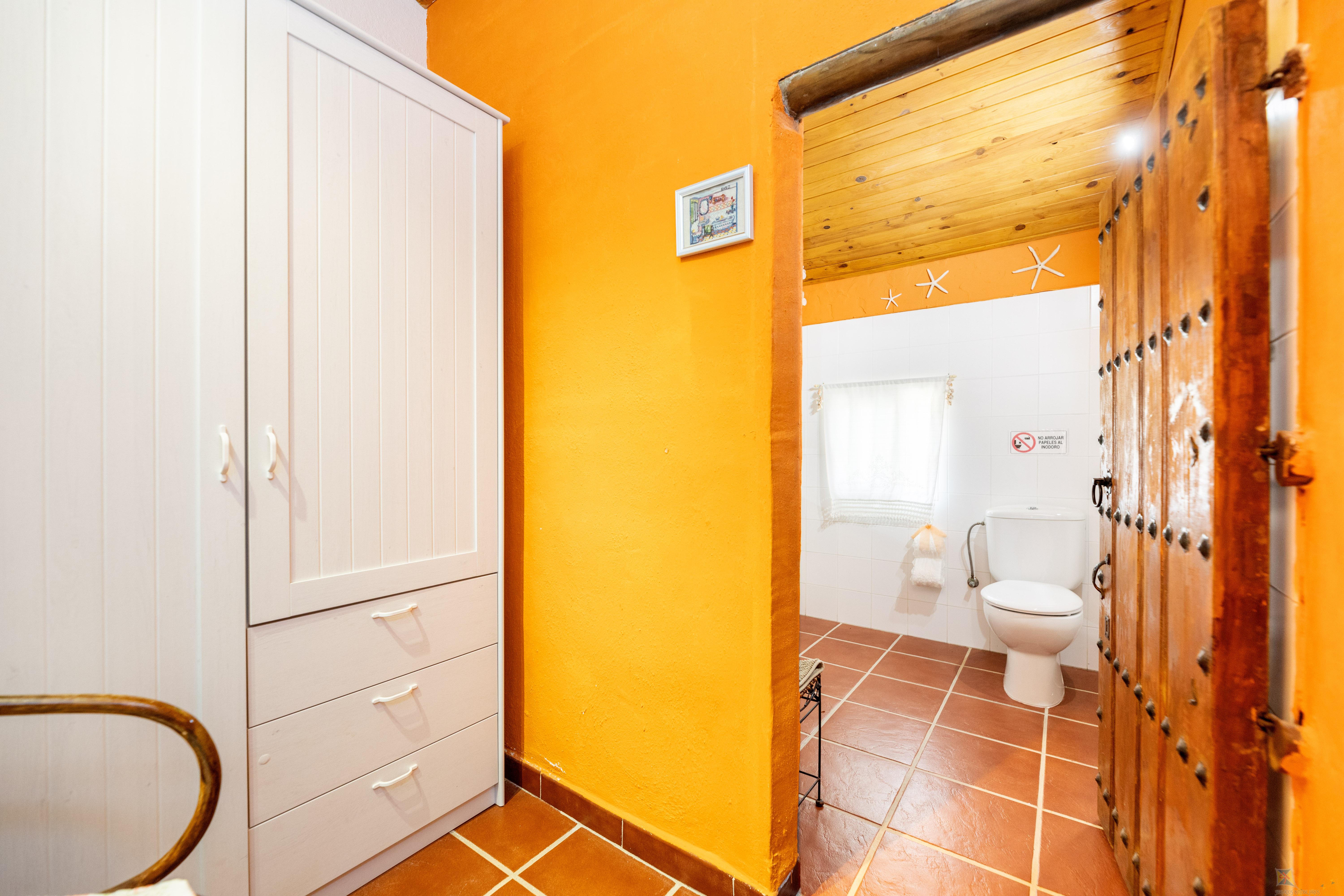 For sale of farmhouse in Cuevas de San Marcos