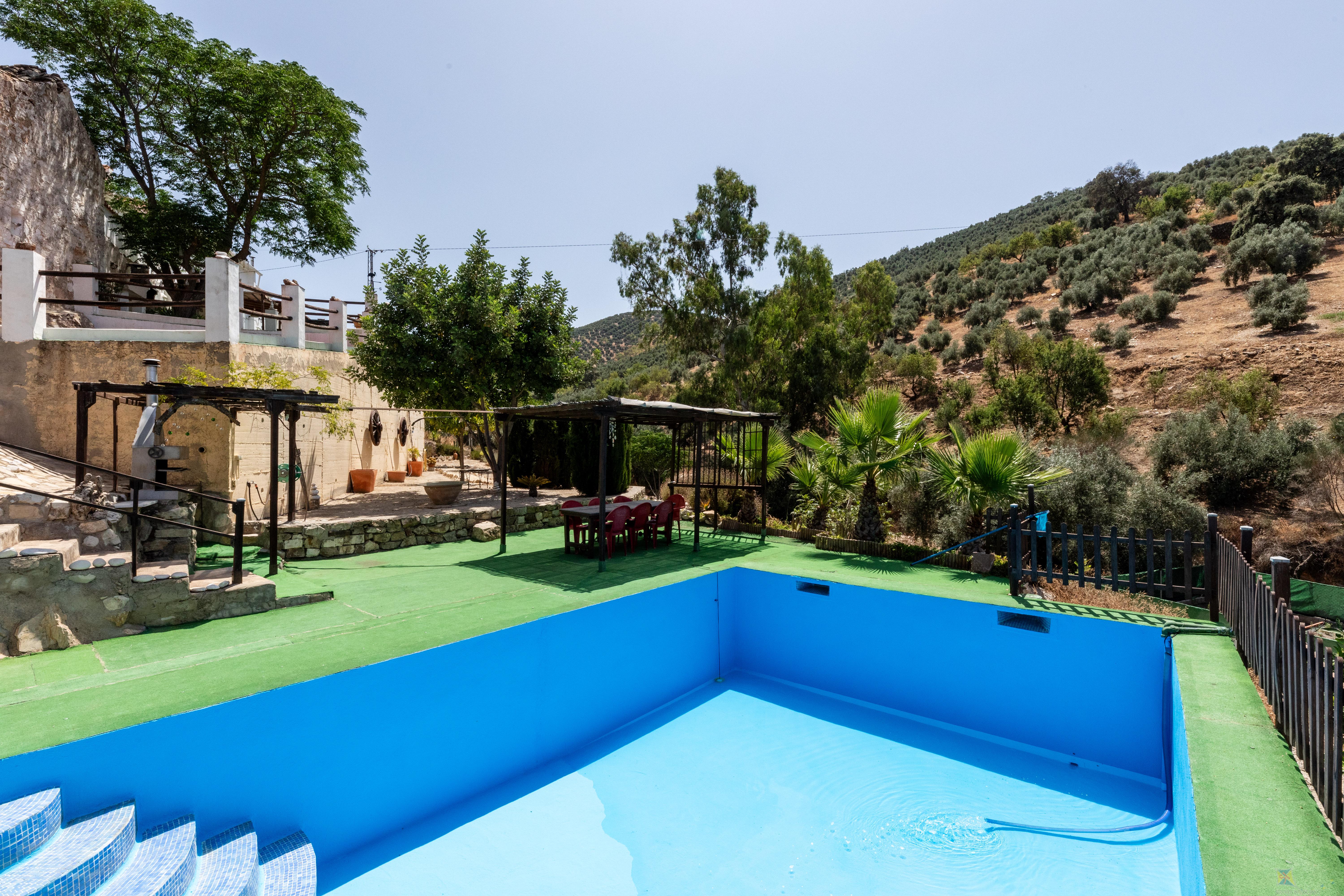 For sale of farmhouse in Cuevas de San Marcos