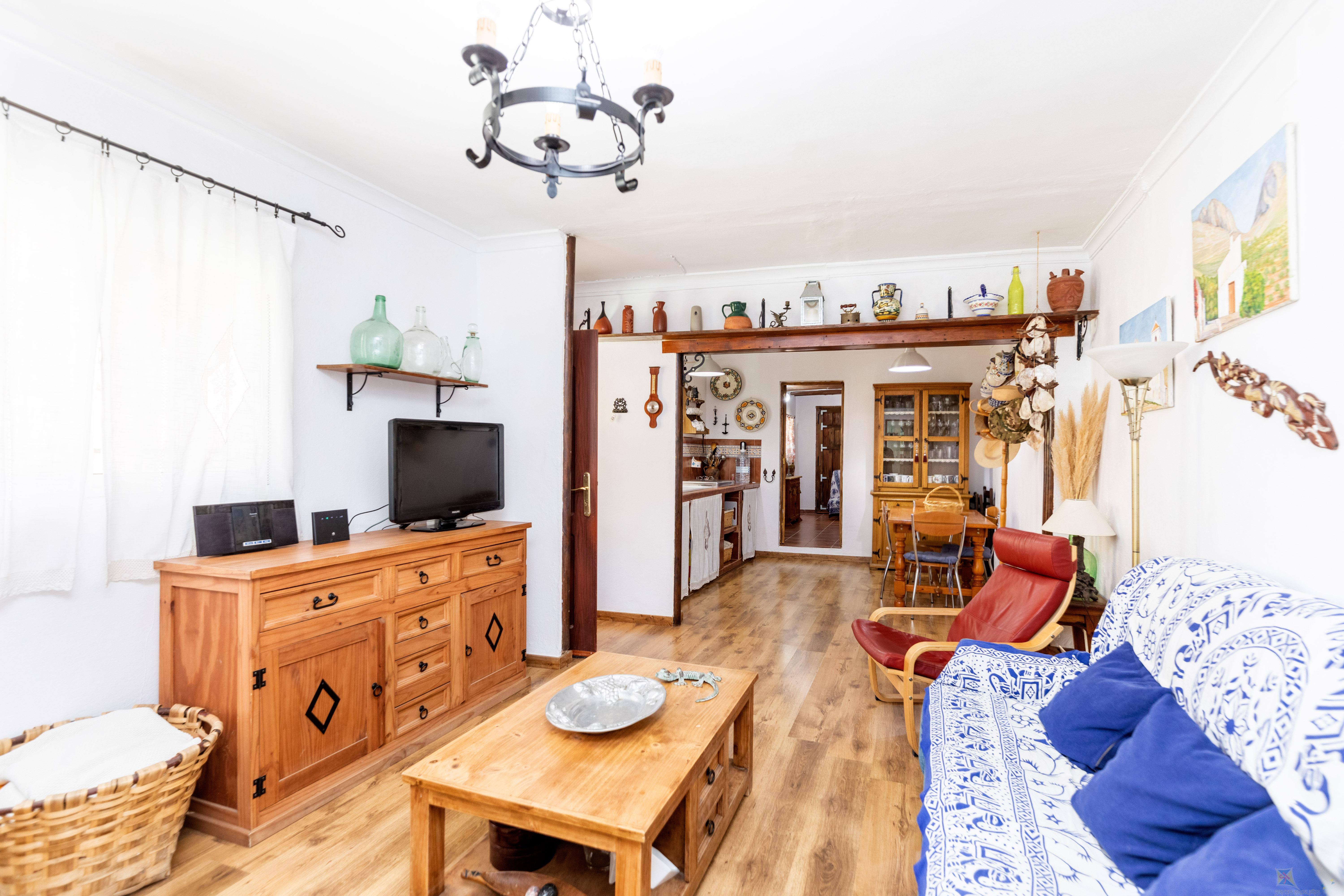 For sale of farmhouse in Cuevas de San Marcos