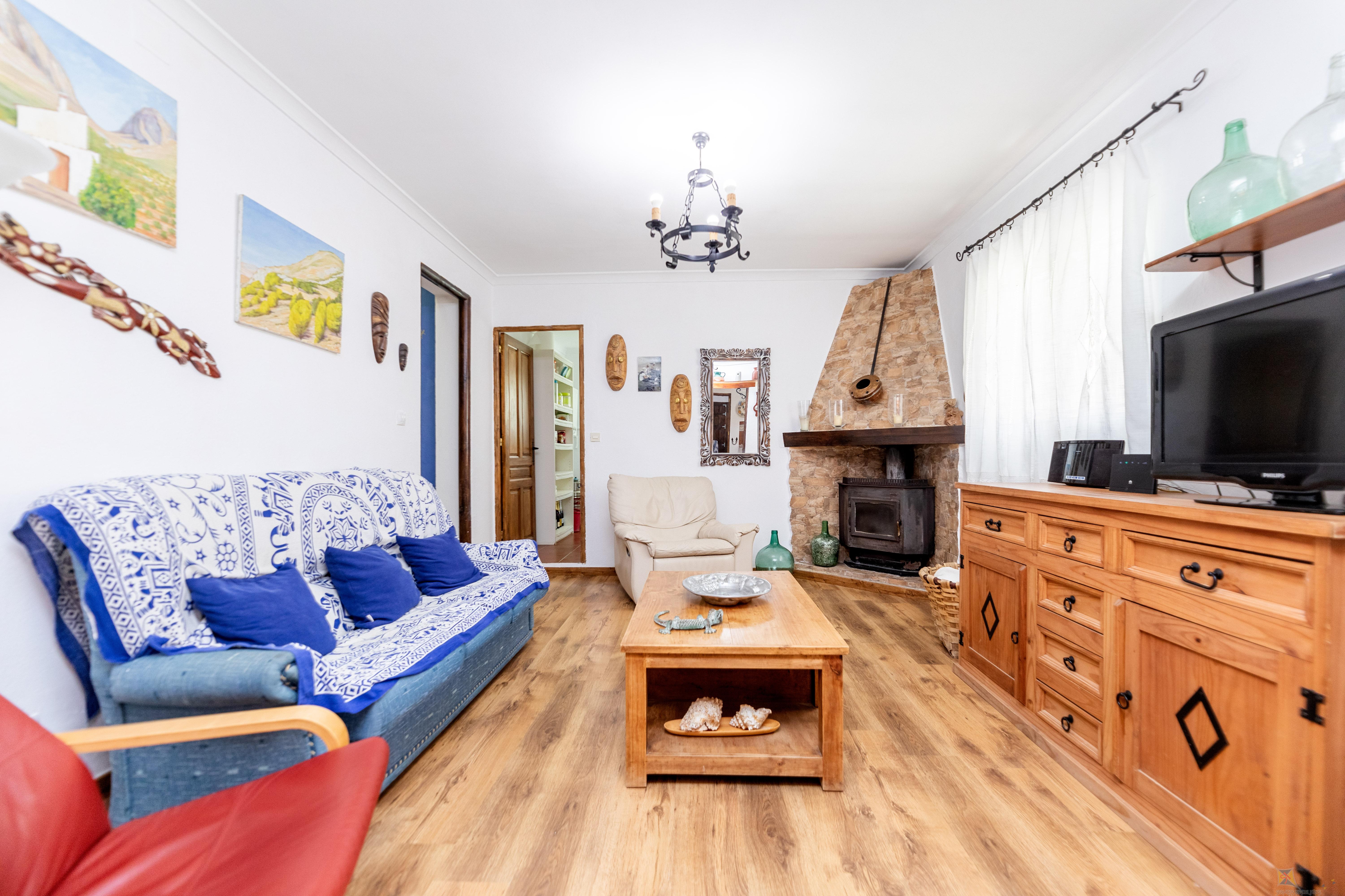 For sale of farmhouse in Cuevas de San Marcos