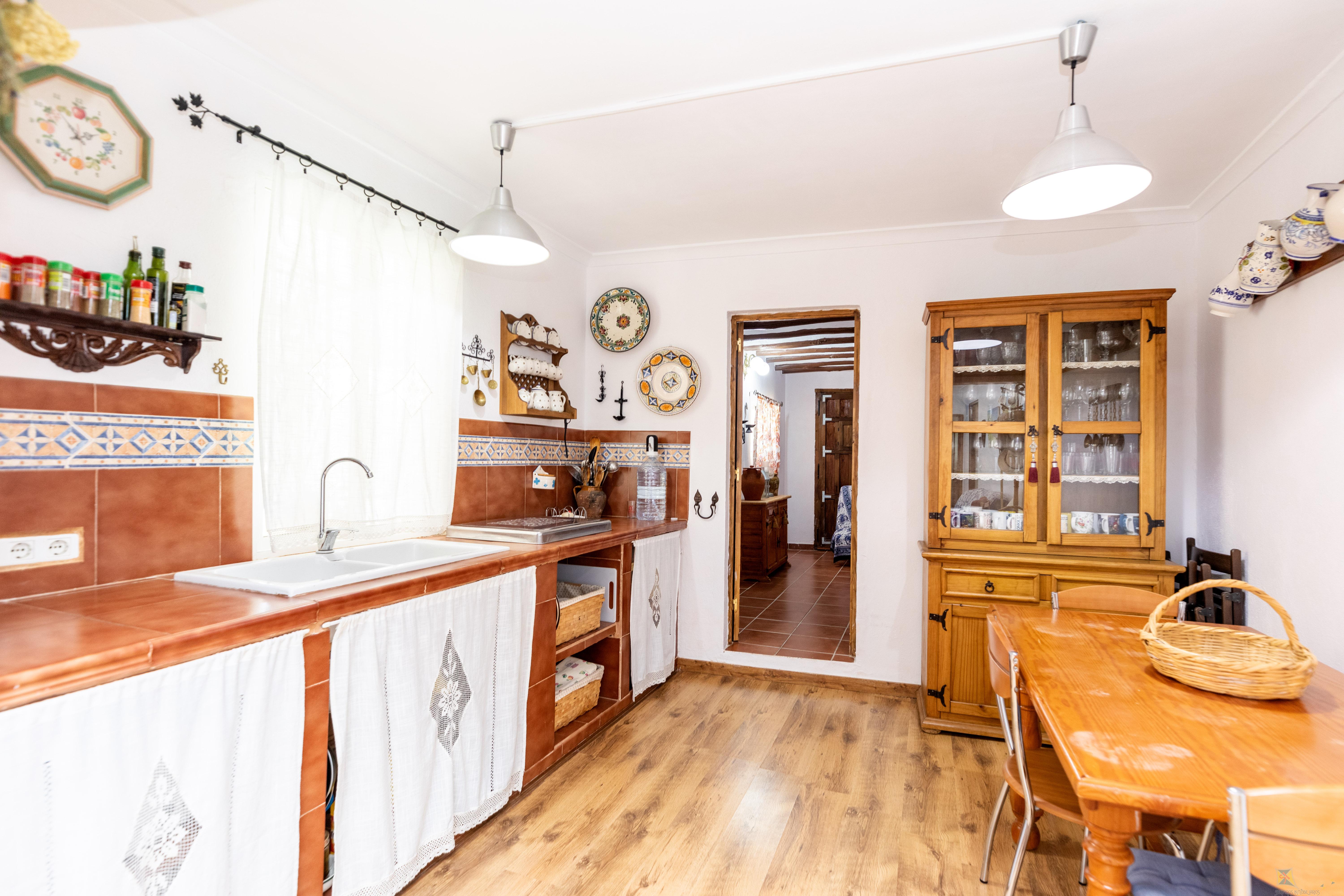For sale of farmhouse in Cuevas de San Marcos