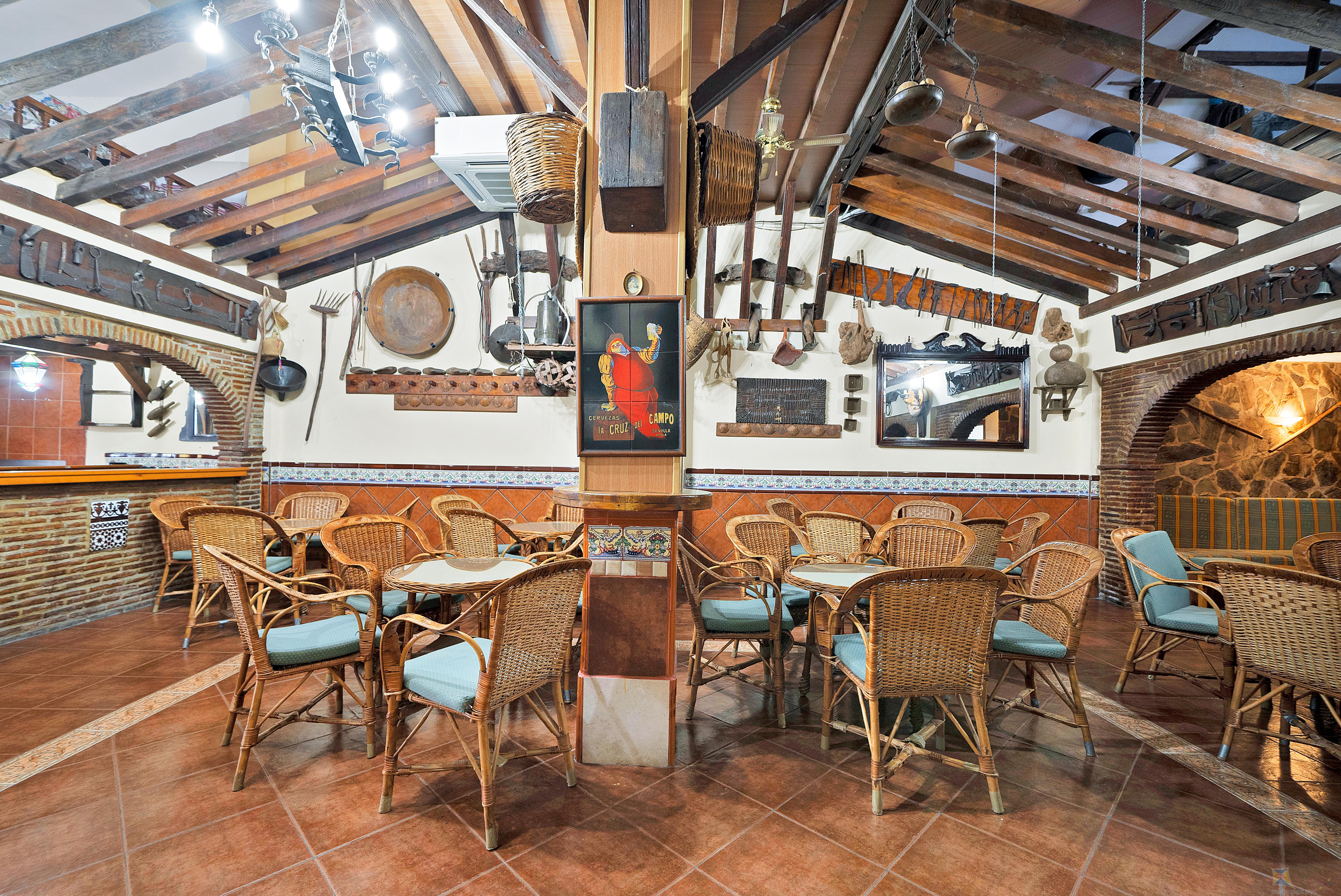 For sale of commercial in Monda