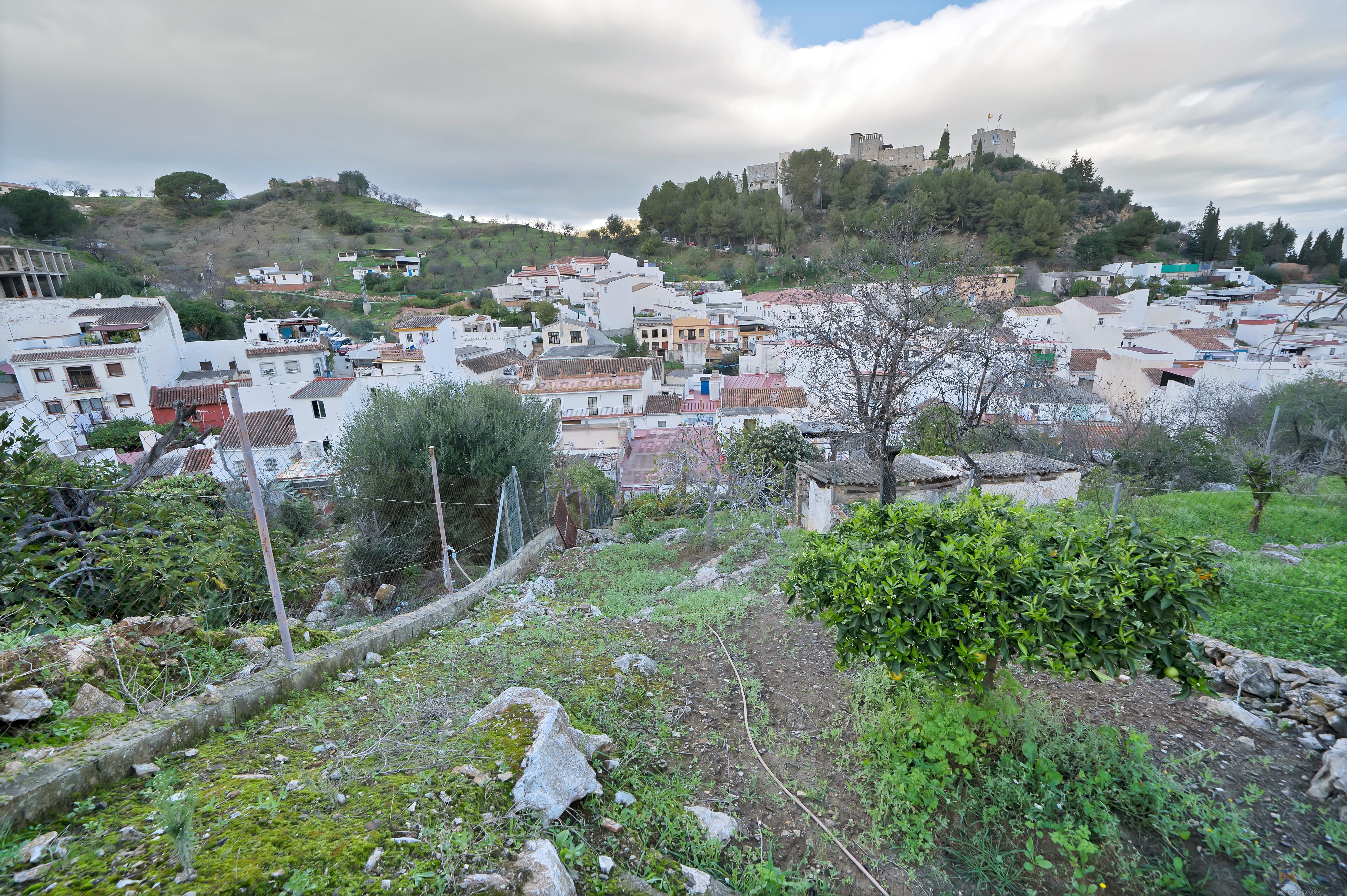 For sale of commercial in Monda