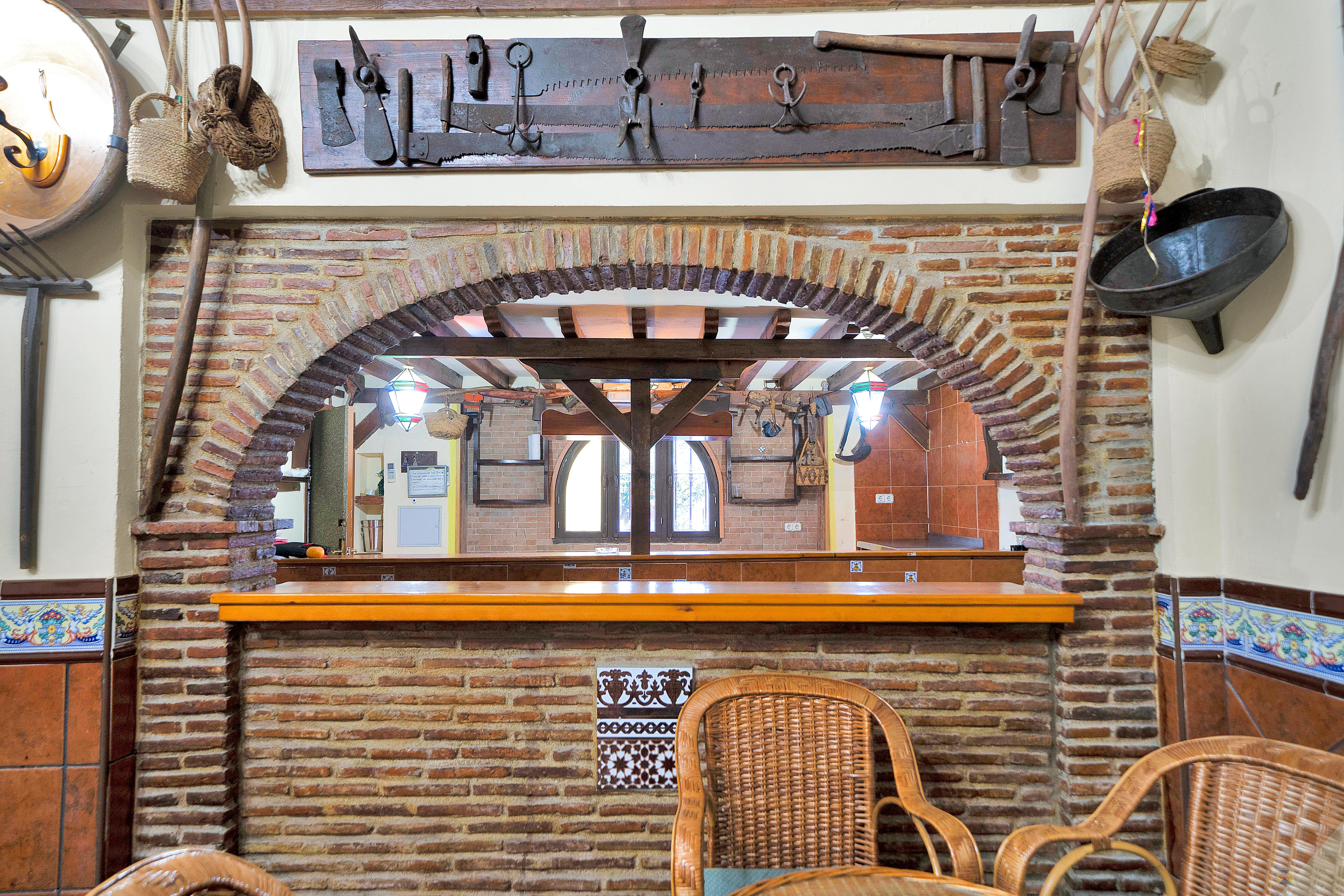 For sale of commercial in Monda