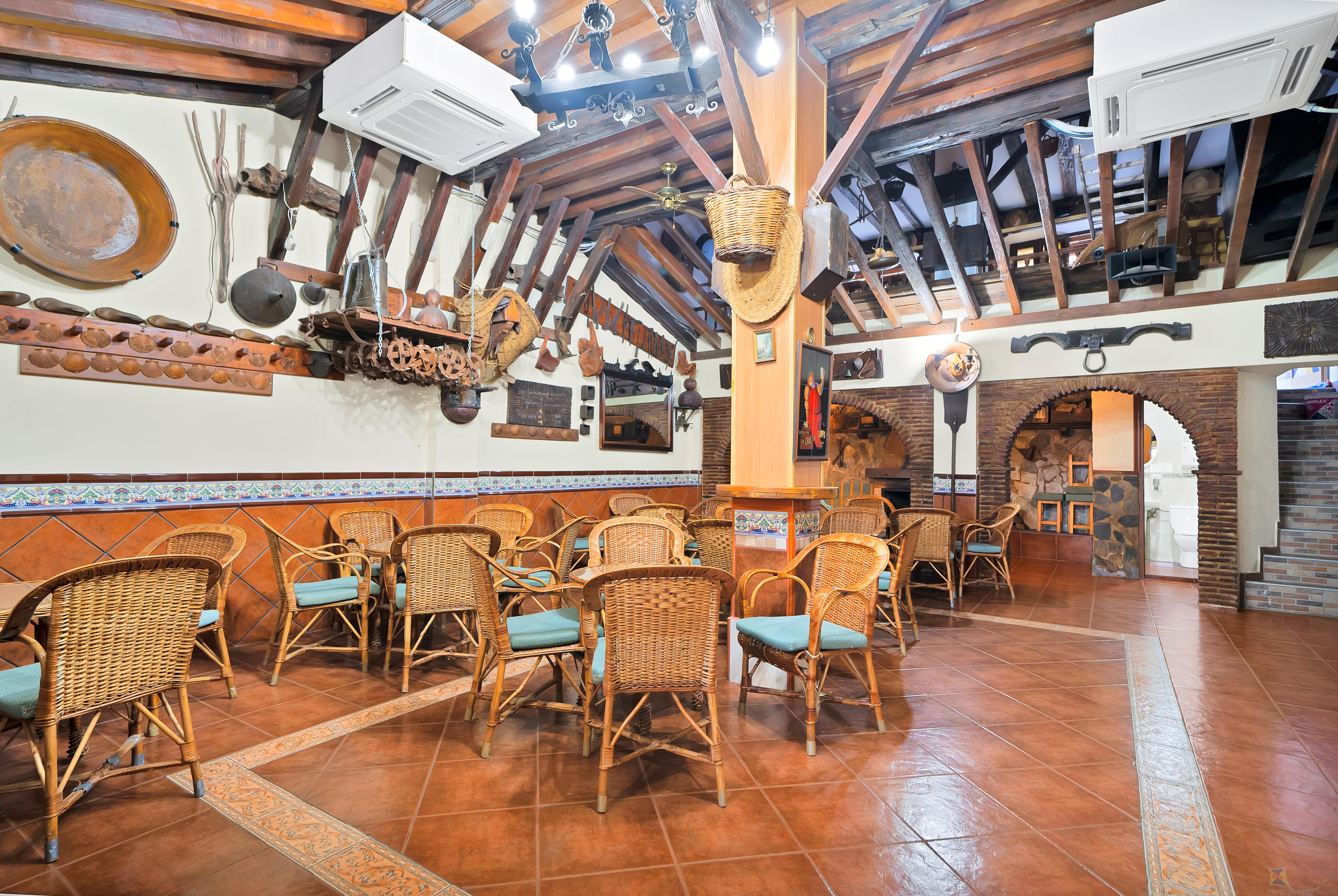 For sale of commercial in Monda