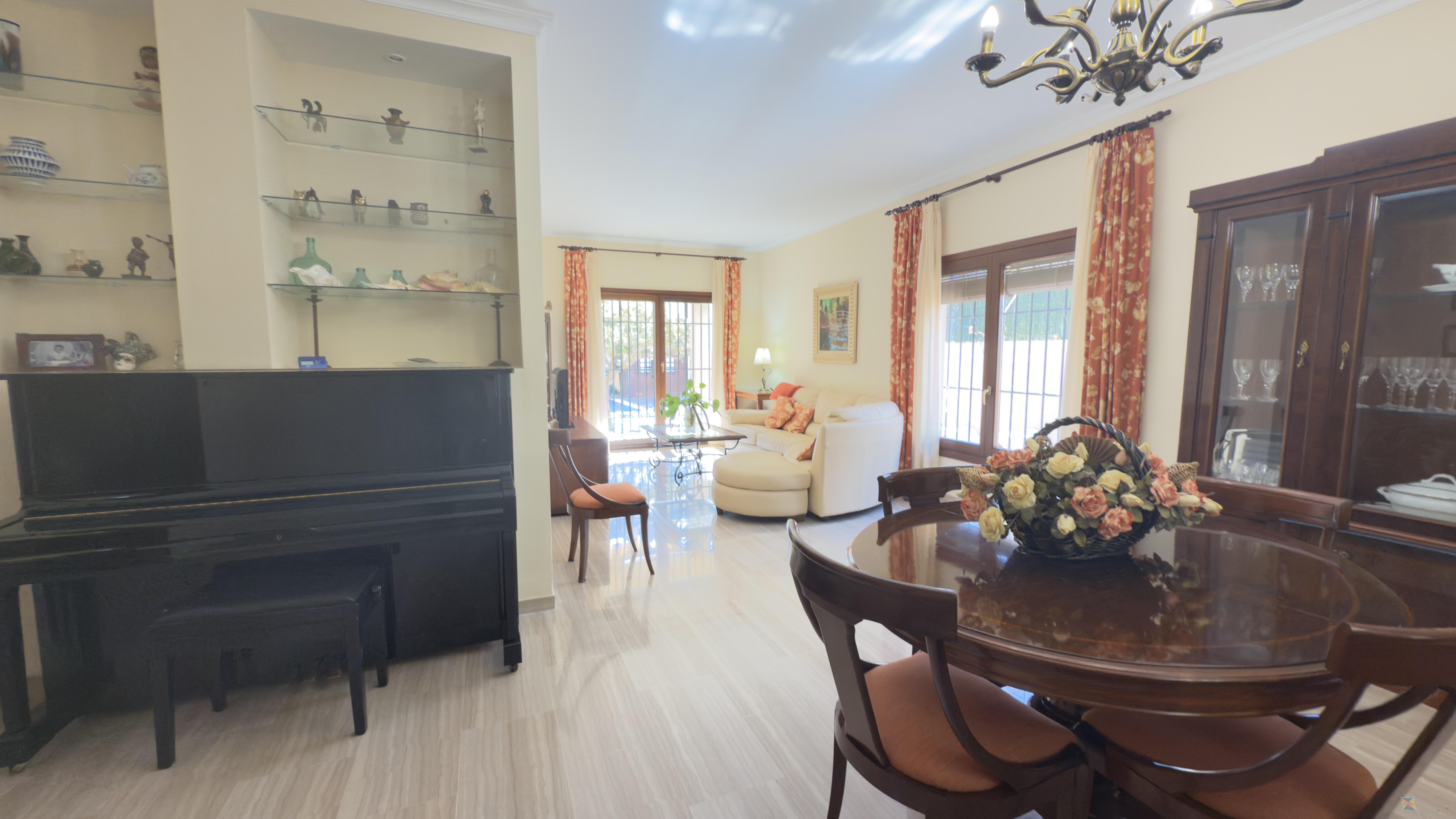 For sale of villa in Antequera