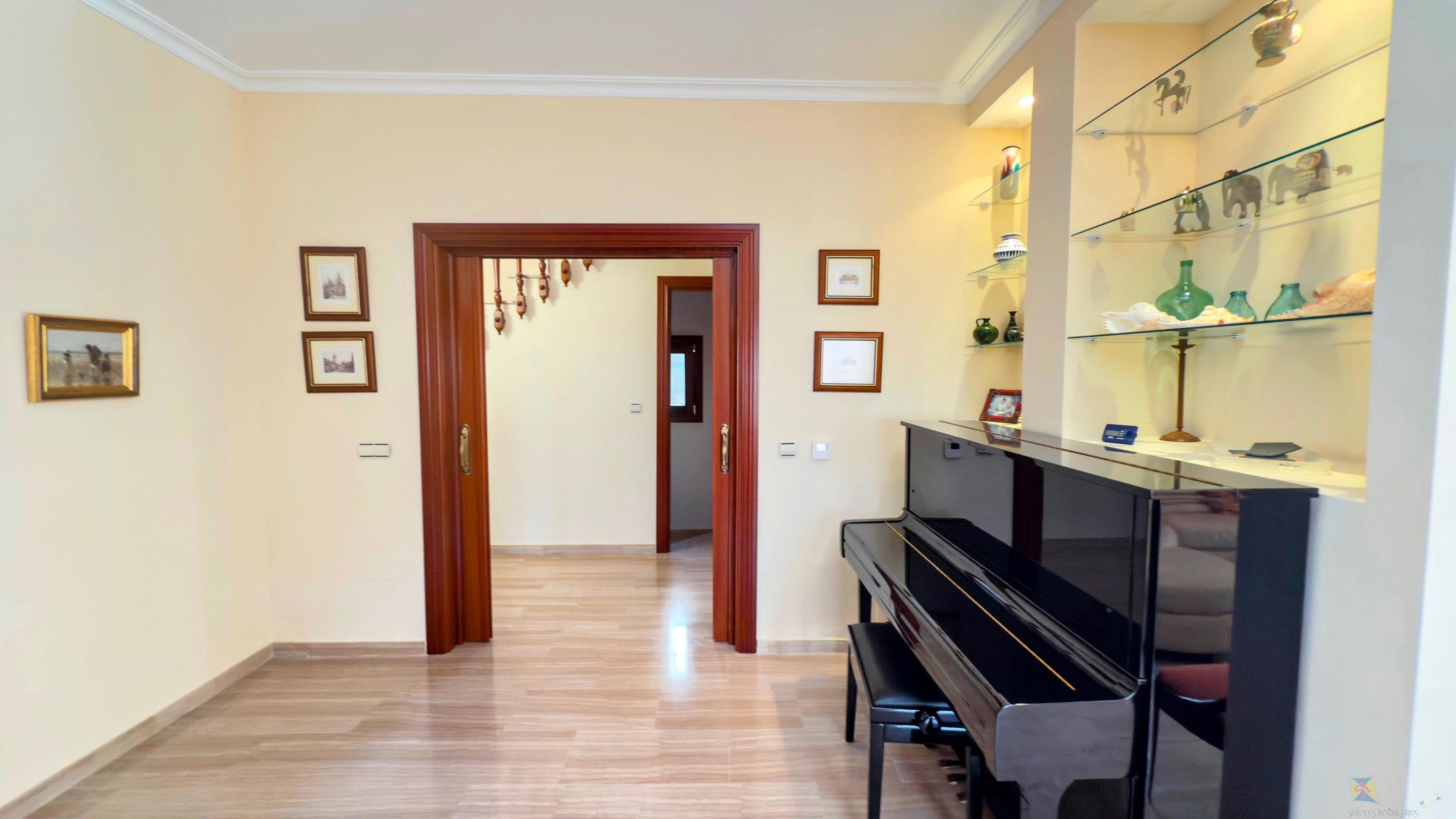 For sale of villa in Antequera
