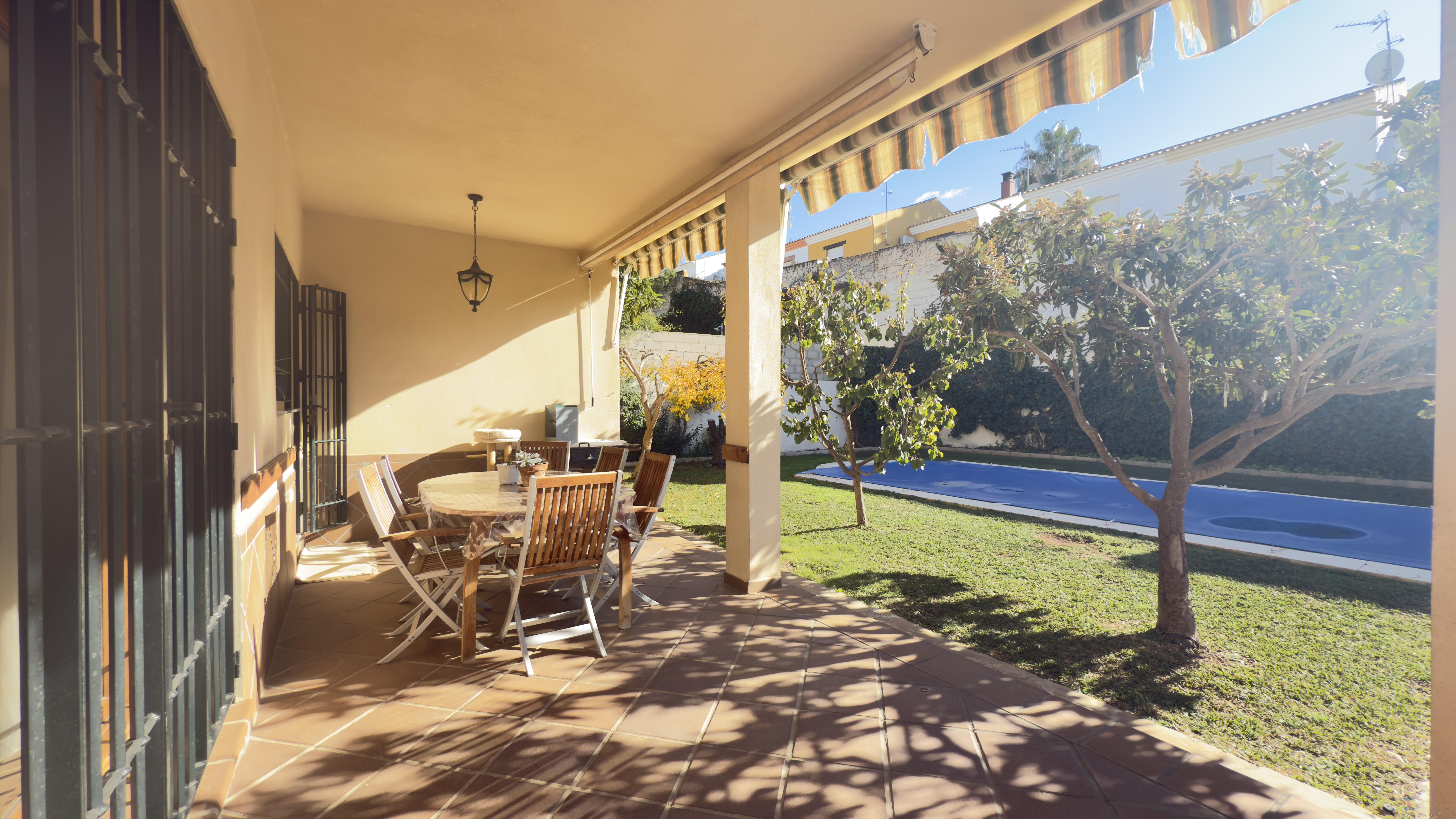 Venta de villa en Antequera