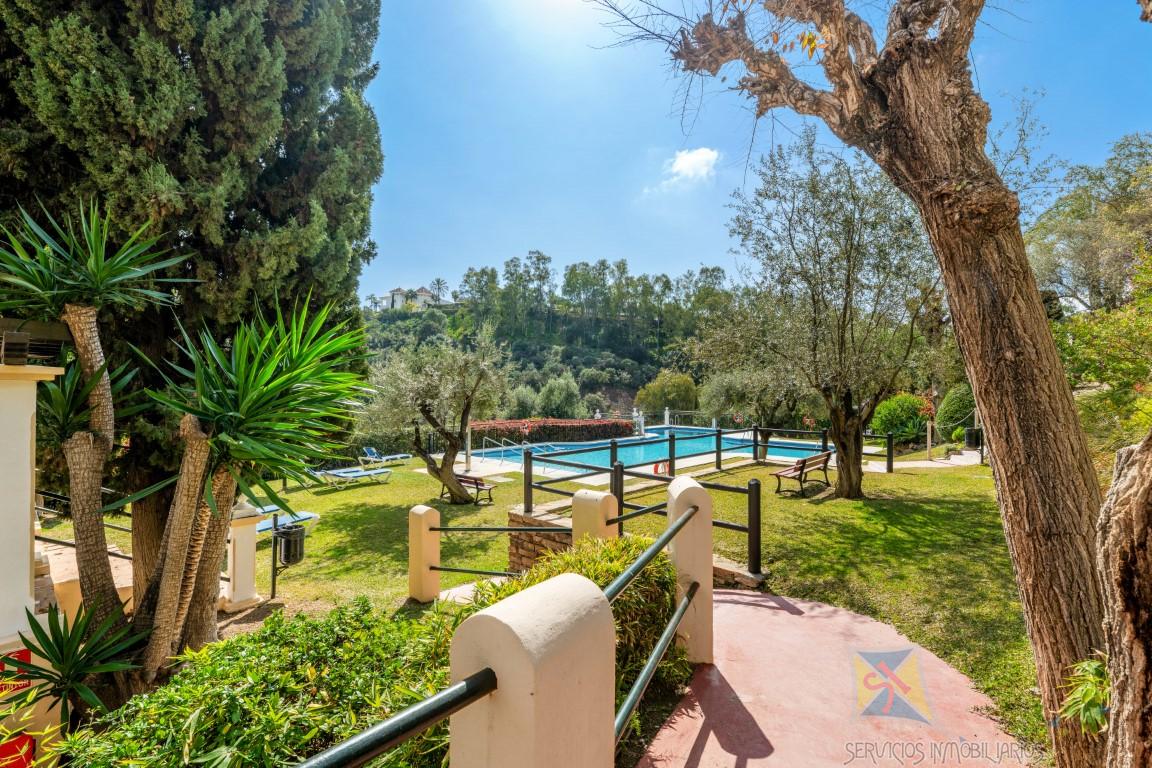 For sale of apartment in Benahavís