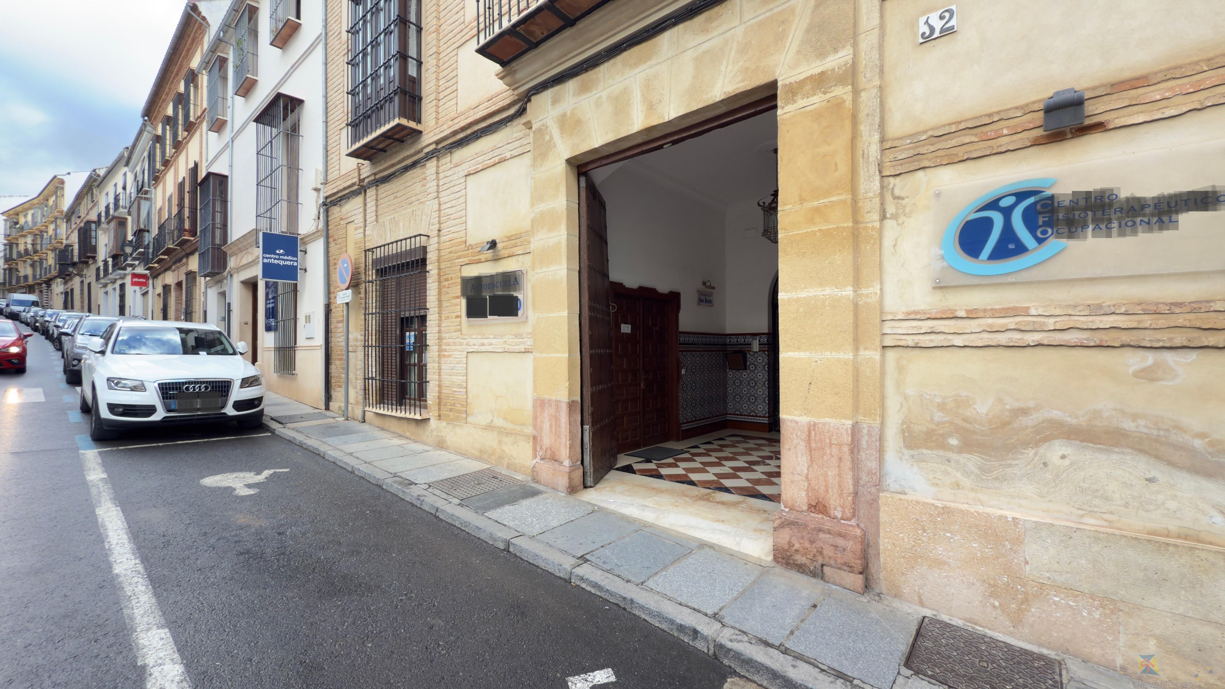 Venta de local comercial en Antequera