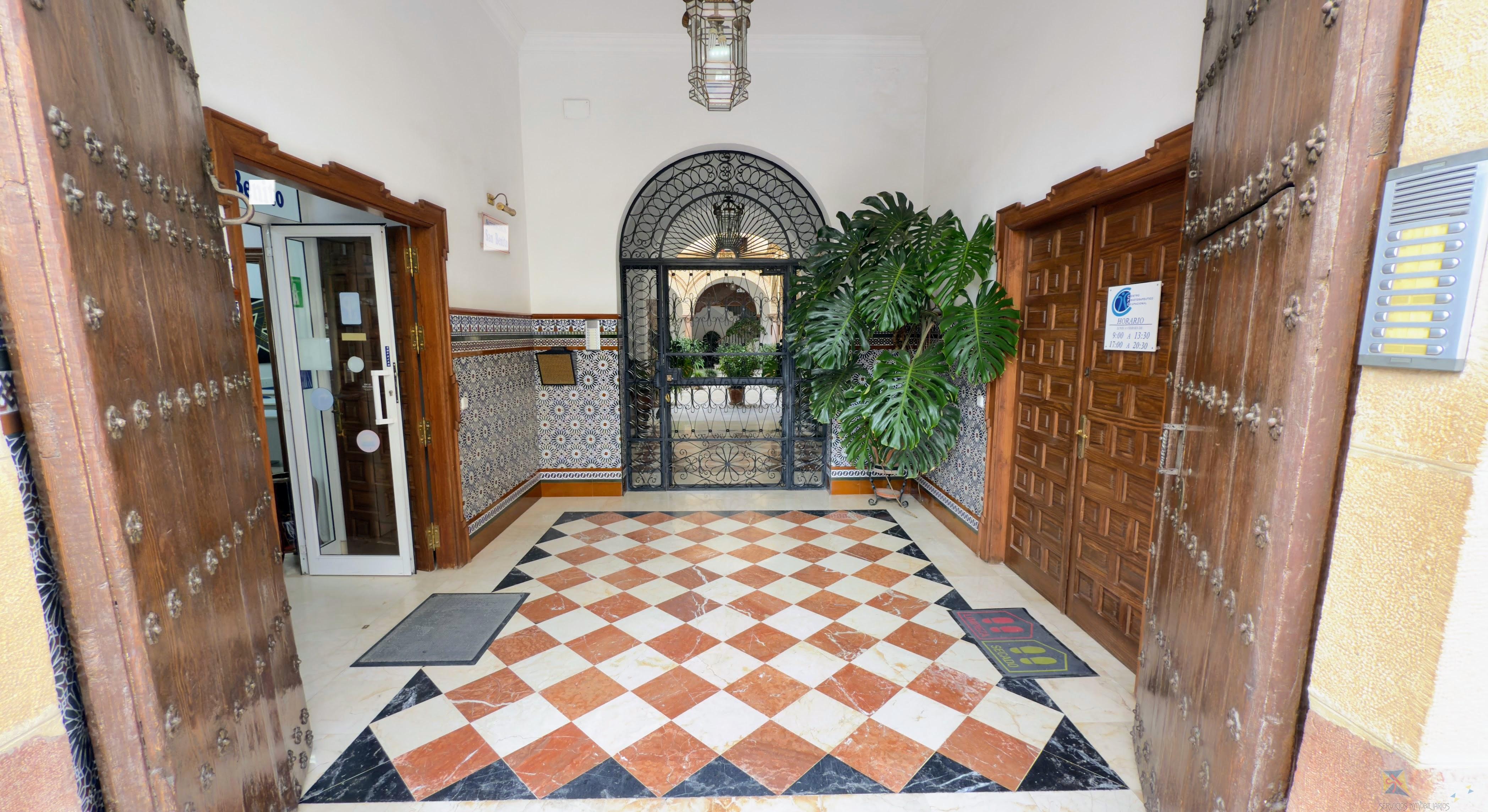 Venta de local comercial en Antequera