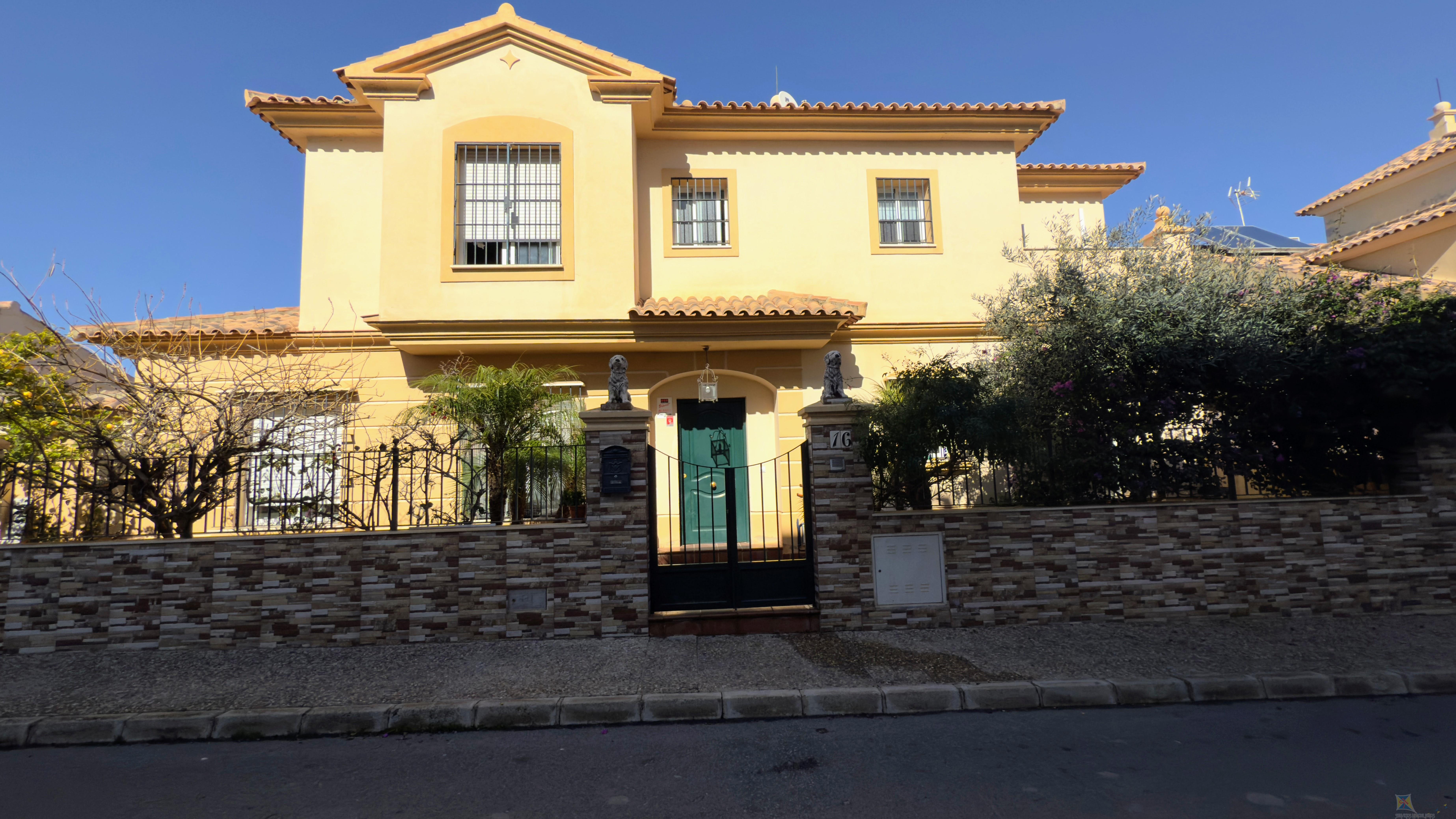 For sale of chalet in Antequera