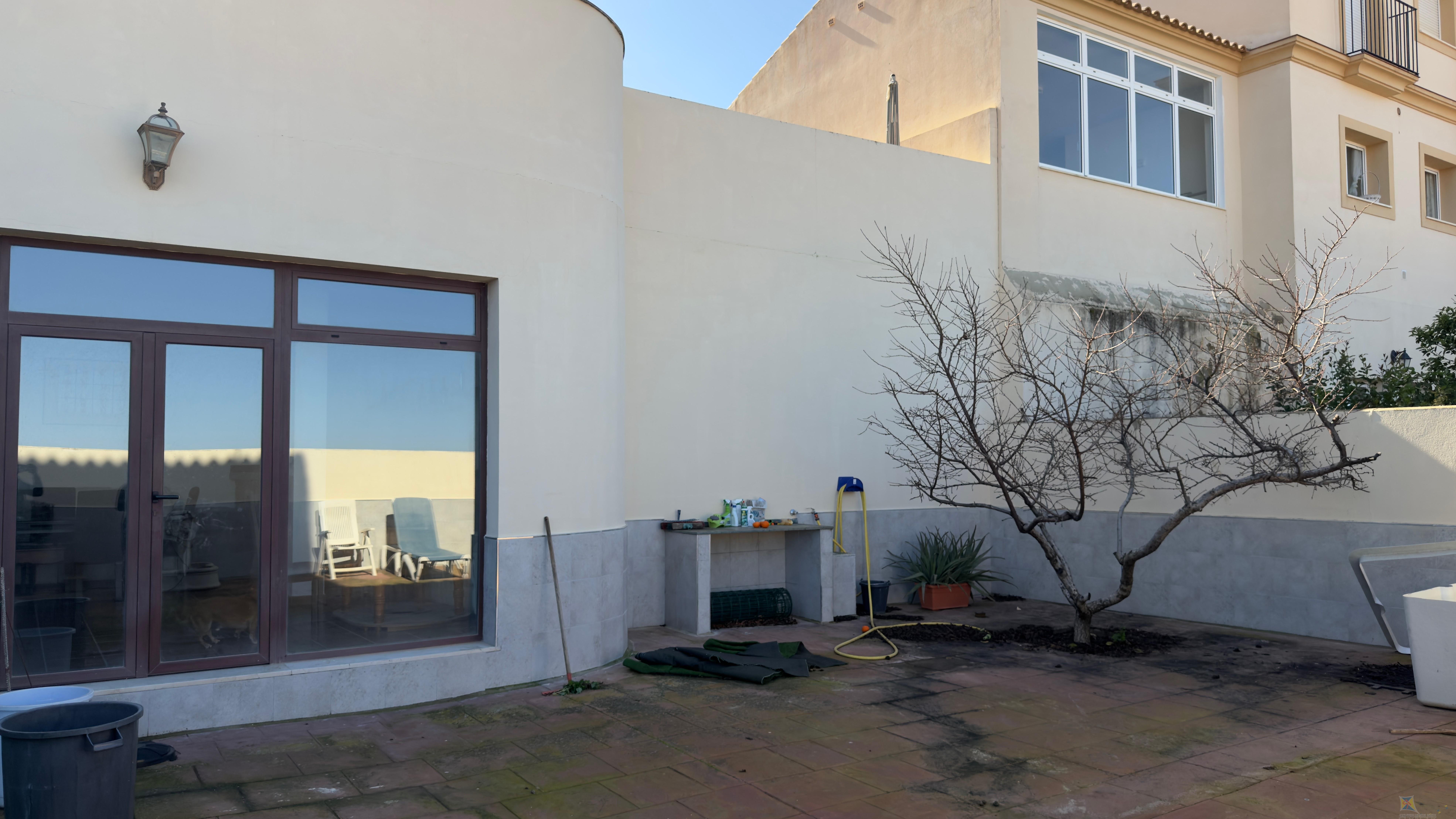 For sale of chalet in Antequera