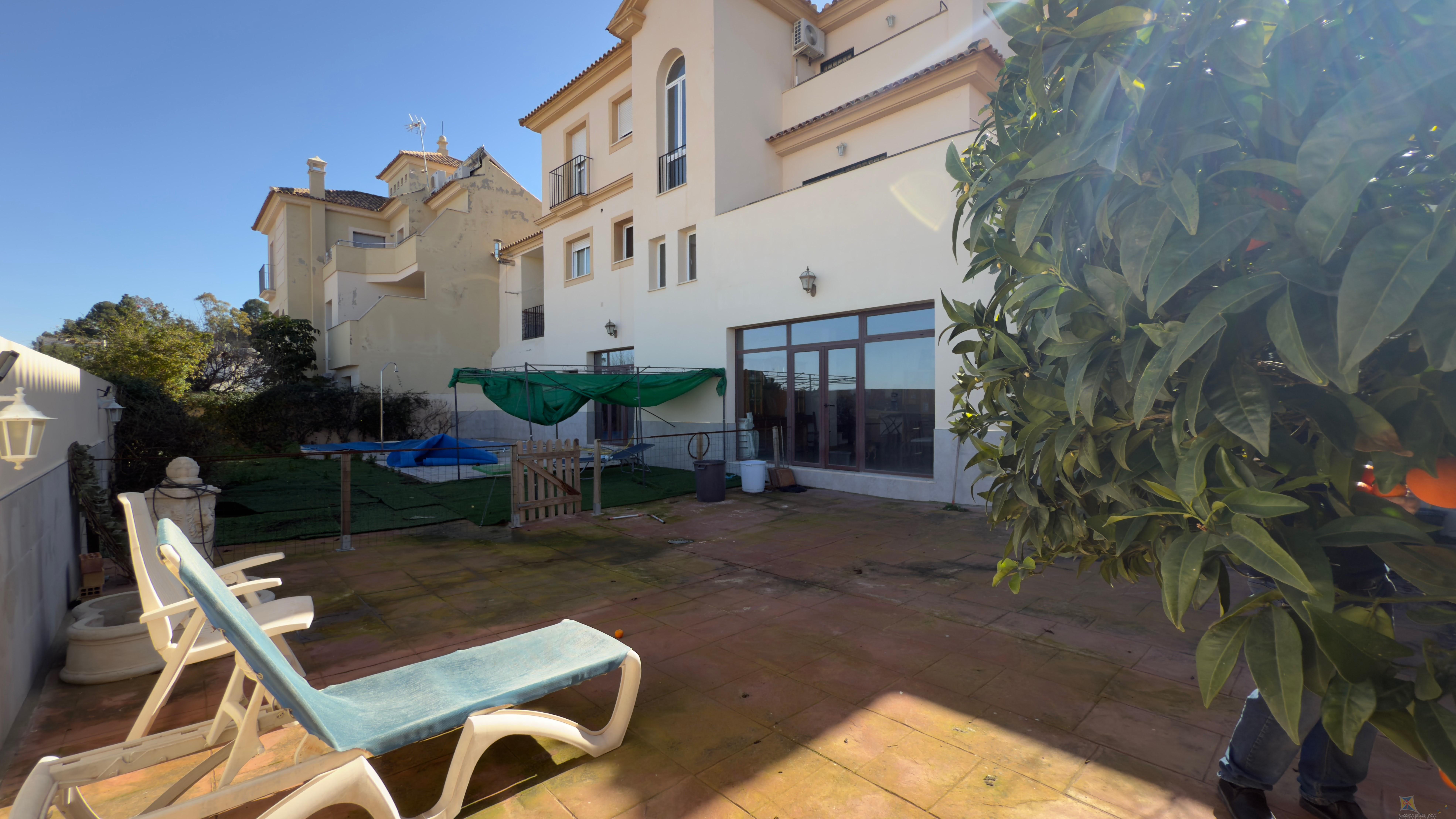 For sale of chalet in Antequera