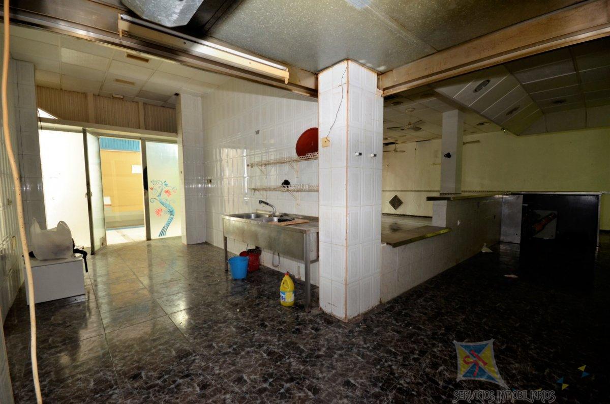 For sale of commercial in Vícar