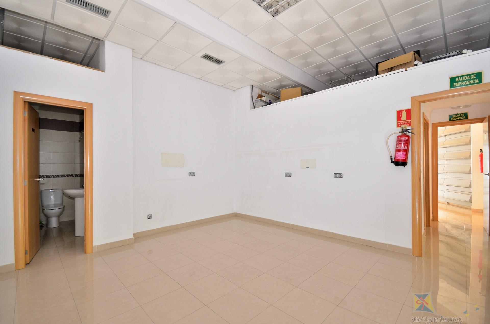 For sale of commercial in Vícar
