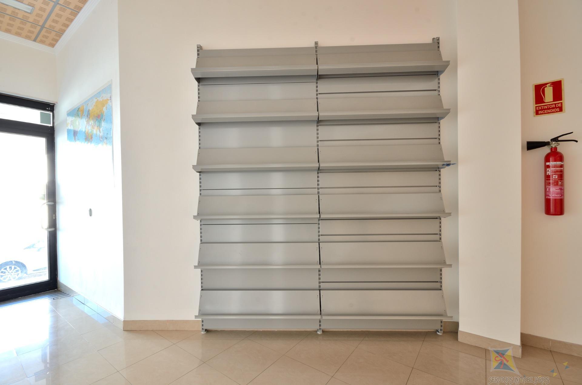 For sale of commercial in Vícar