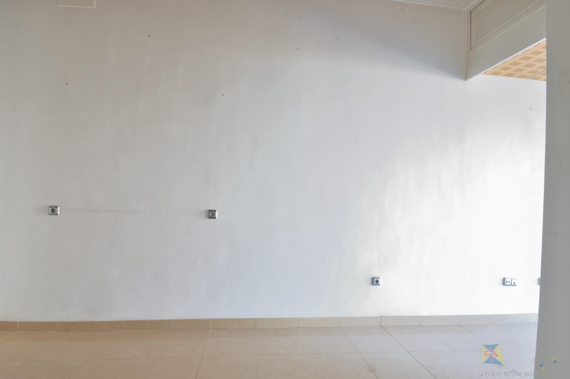 For sale of commercial in Vícar