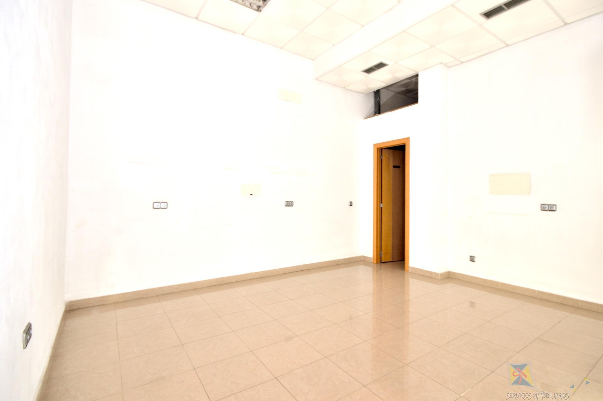 For sale of commercial in Vícar