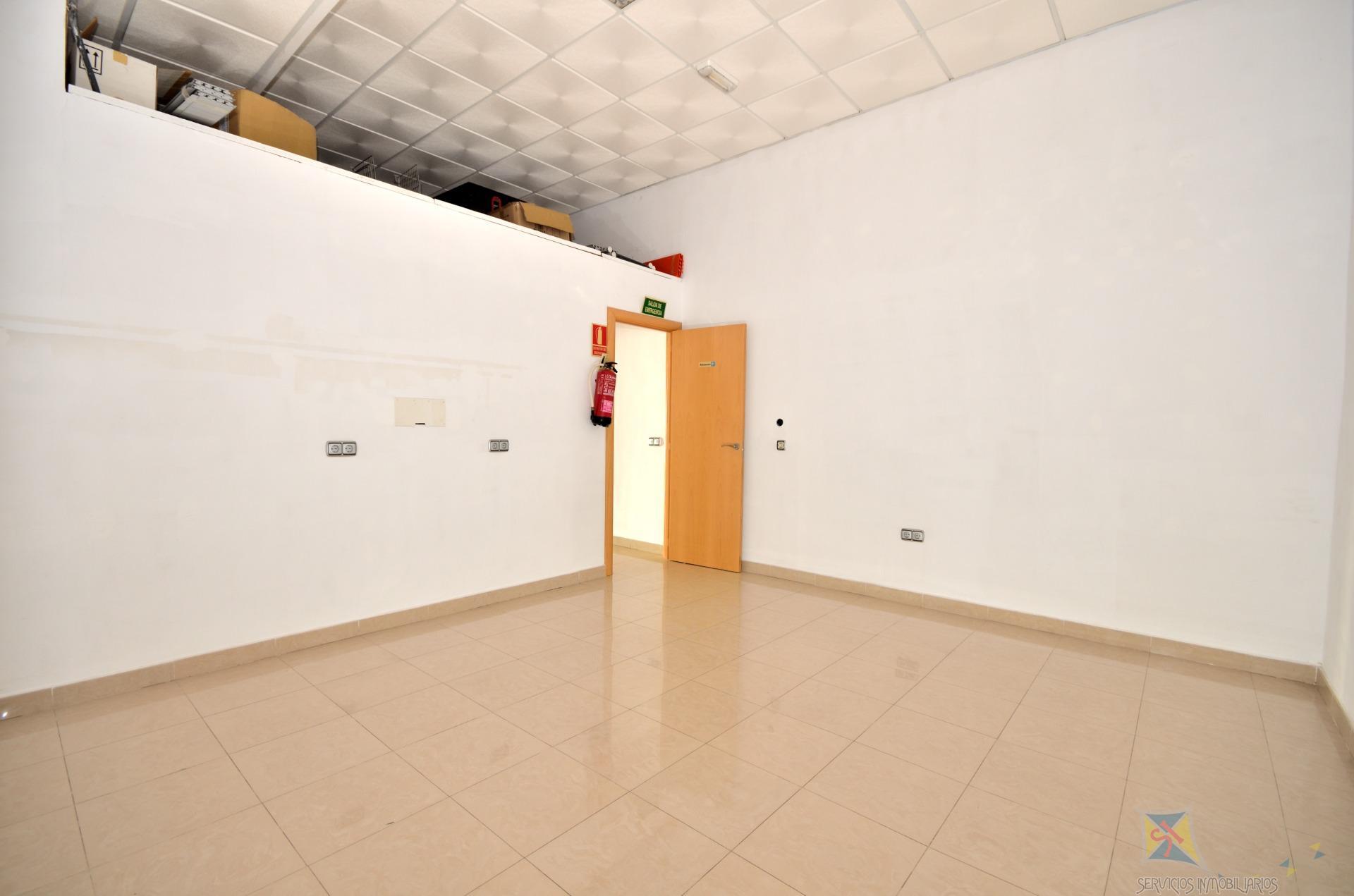 For sale of commercial in Vícar